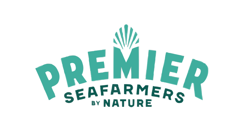 Logo met de tekst "Premier Seafarers by Nature" en een abstract symbool boven de tekst.