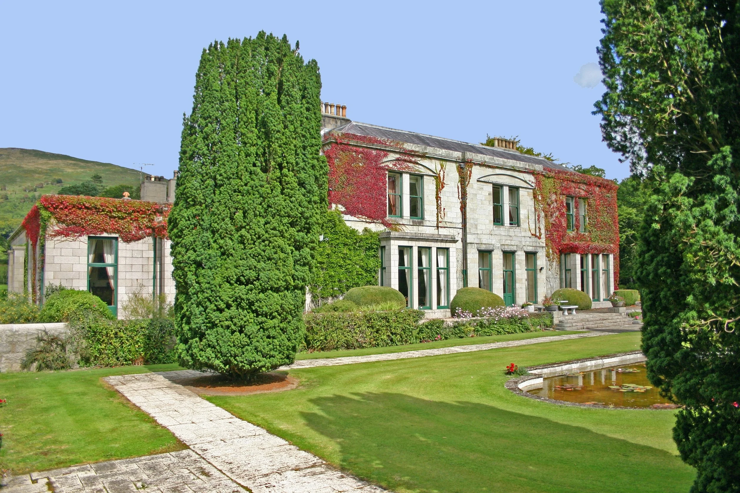 HouseExteriorAug07 021.JPG