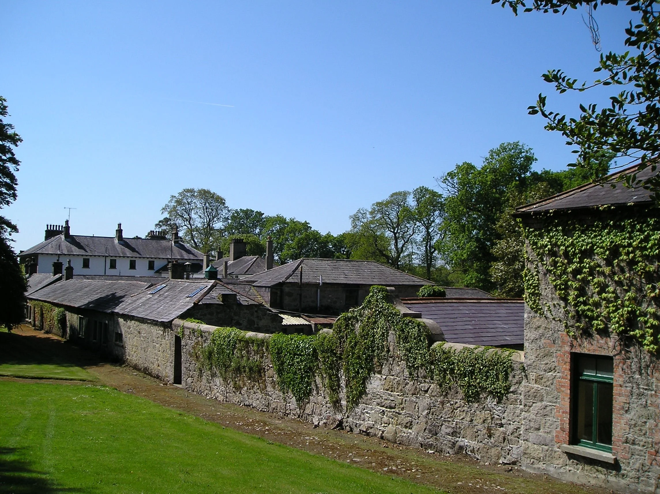 from gardeners cot.JPG