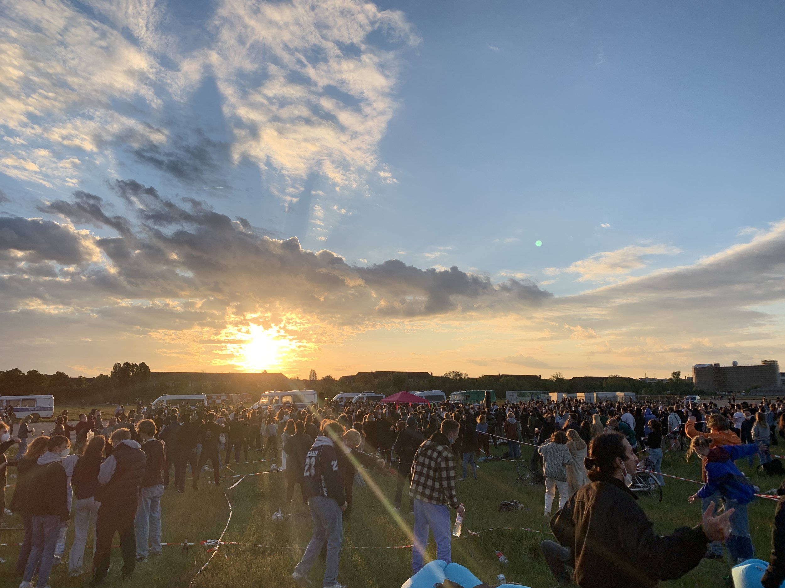 fhainest & Geradedenken at Tempelhofer Feld