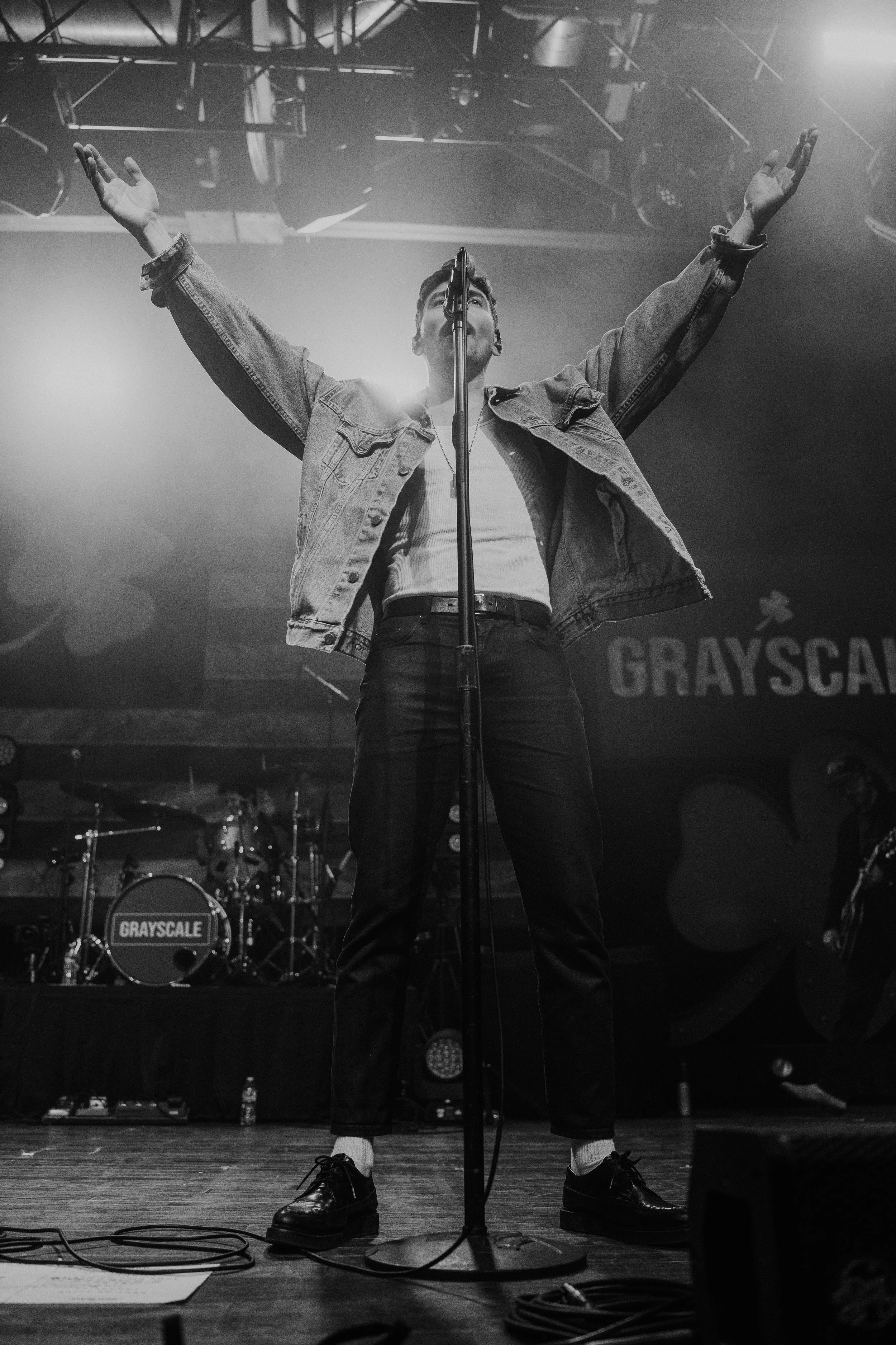 QUARTERS OF CHANGE/GRAYSCALE