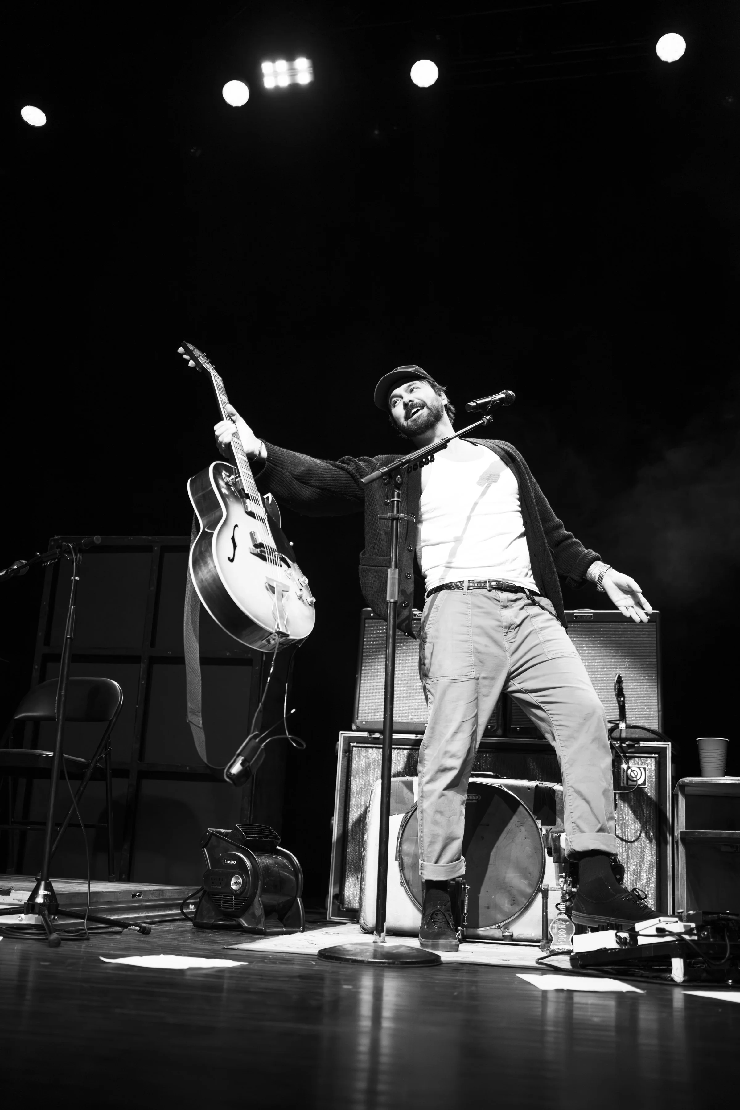 SHAKEY GRAVES
