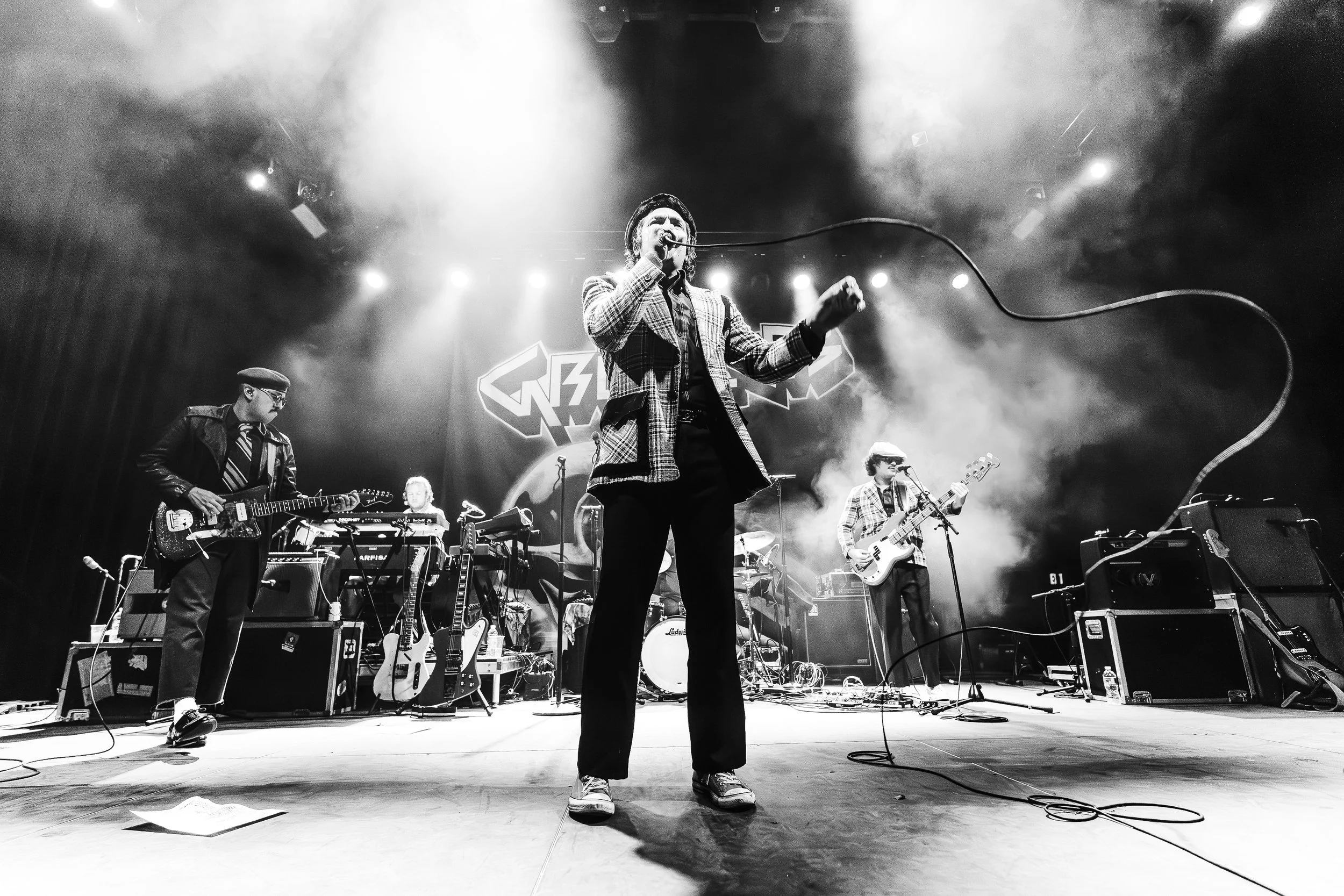 THE GROWLERS