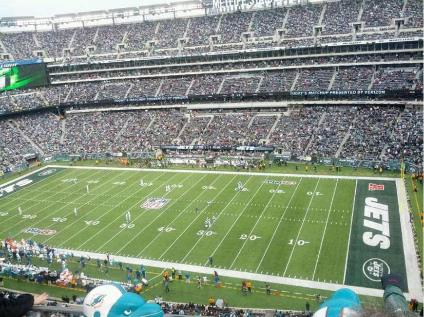 300 Level Sidelines — MetLife Stadium