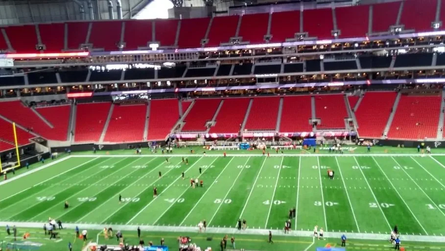 200 Level Sidelines — Mercedes-Benz Stadium