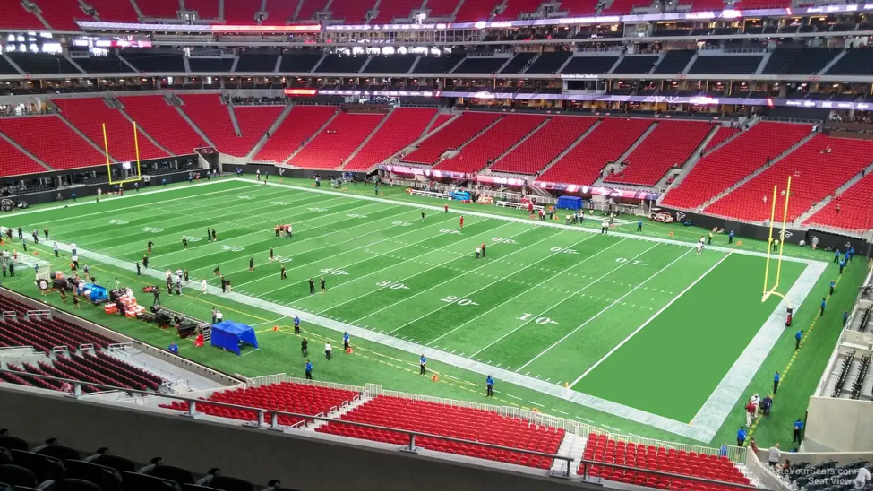 200 Level Corner — Mercedes-Benz Stadium
