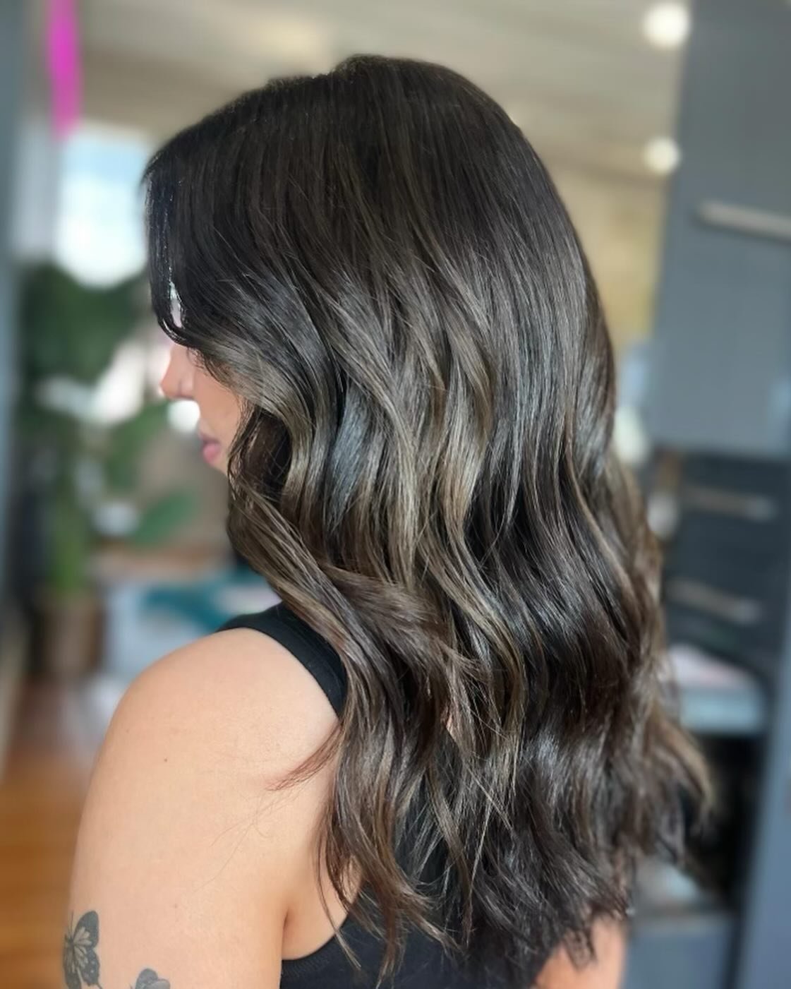 Bringing a whole new meaning to &lsquo;bold&rsquo; with this espresso-inspired masterpiece! ☕️🤎🖤✨

#espresso #espressohair #darkhairbalayage #darkhairdontcare