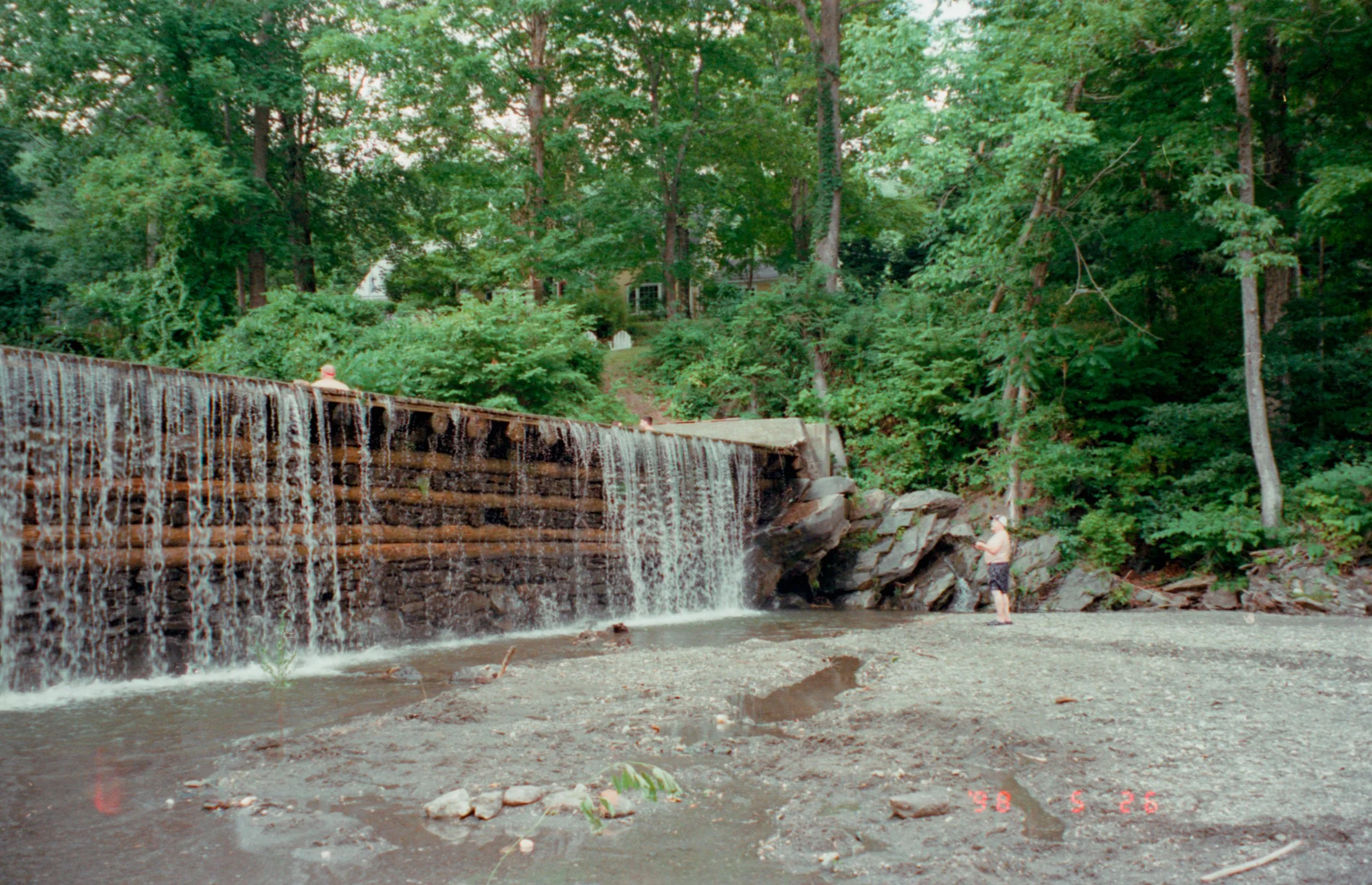 img030.jpg