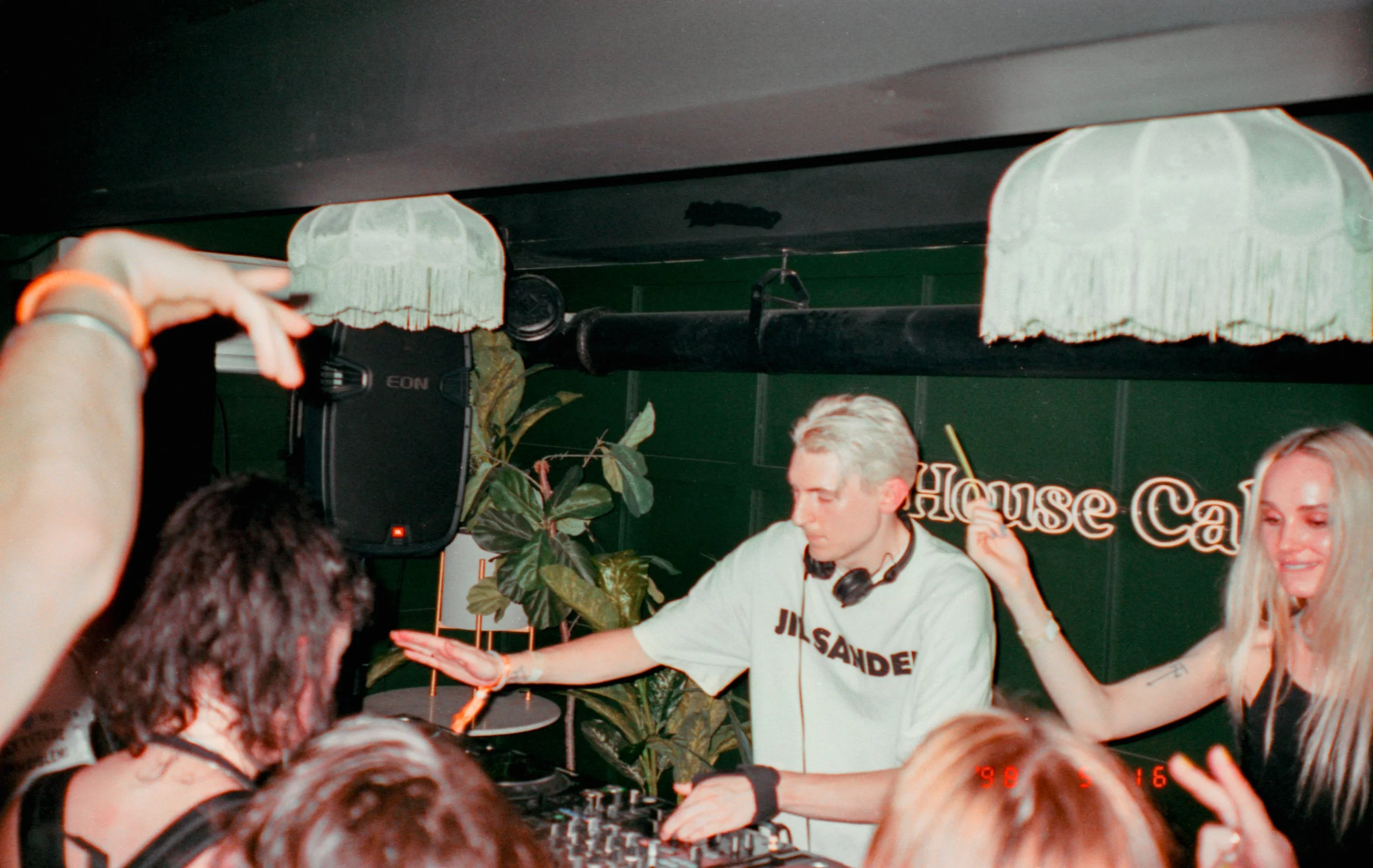 img009.jpg