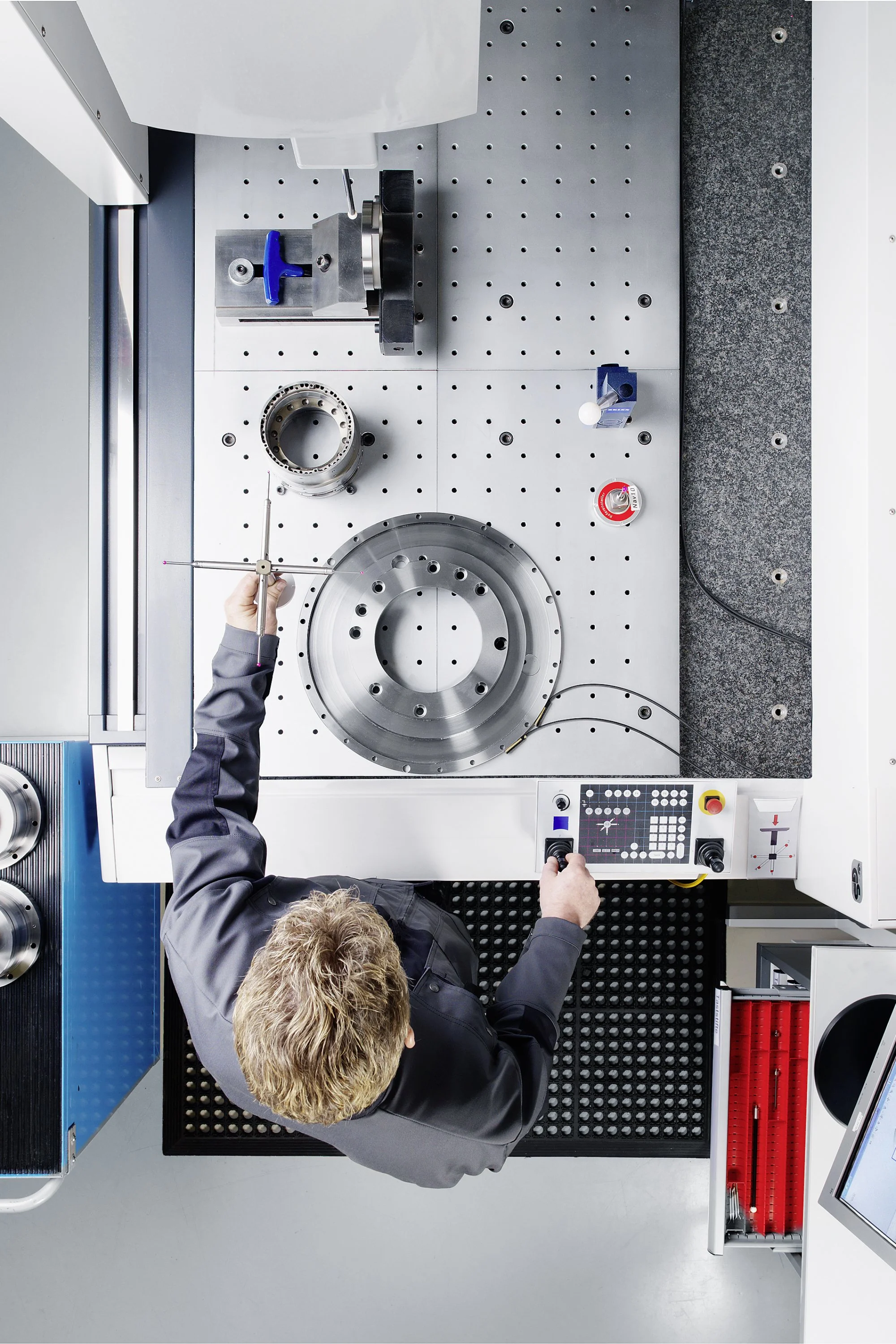 Photography for UBS's "Spezialisten" campaign-Precision, portraying independent Swiss businesses. By Luxwerk