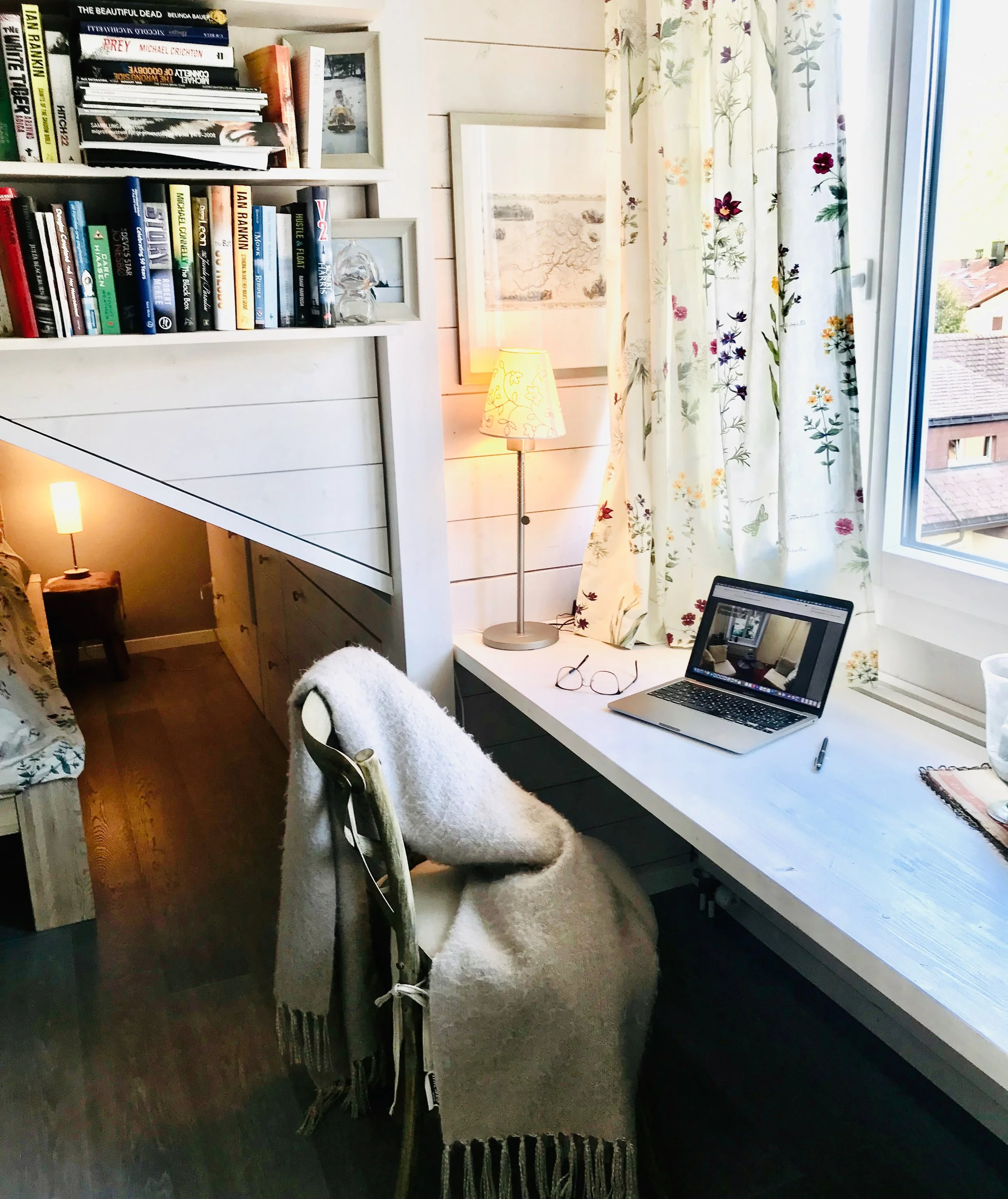 Thalie Interiors Mountain-desk.jpeg