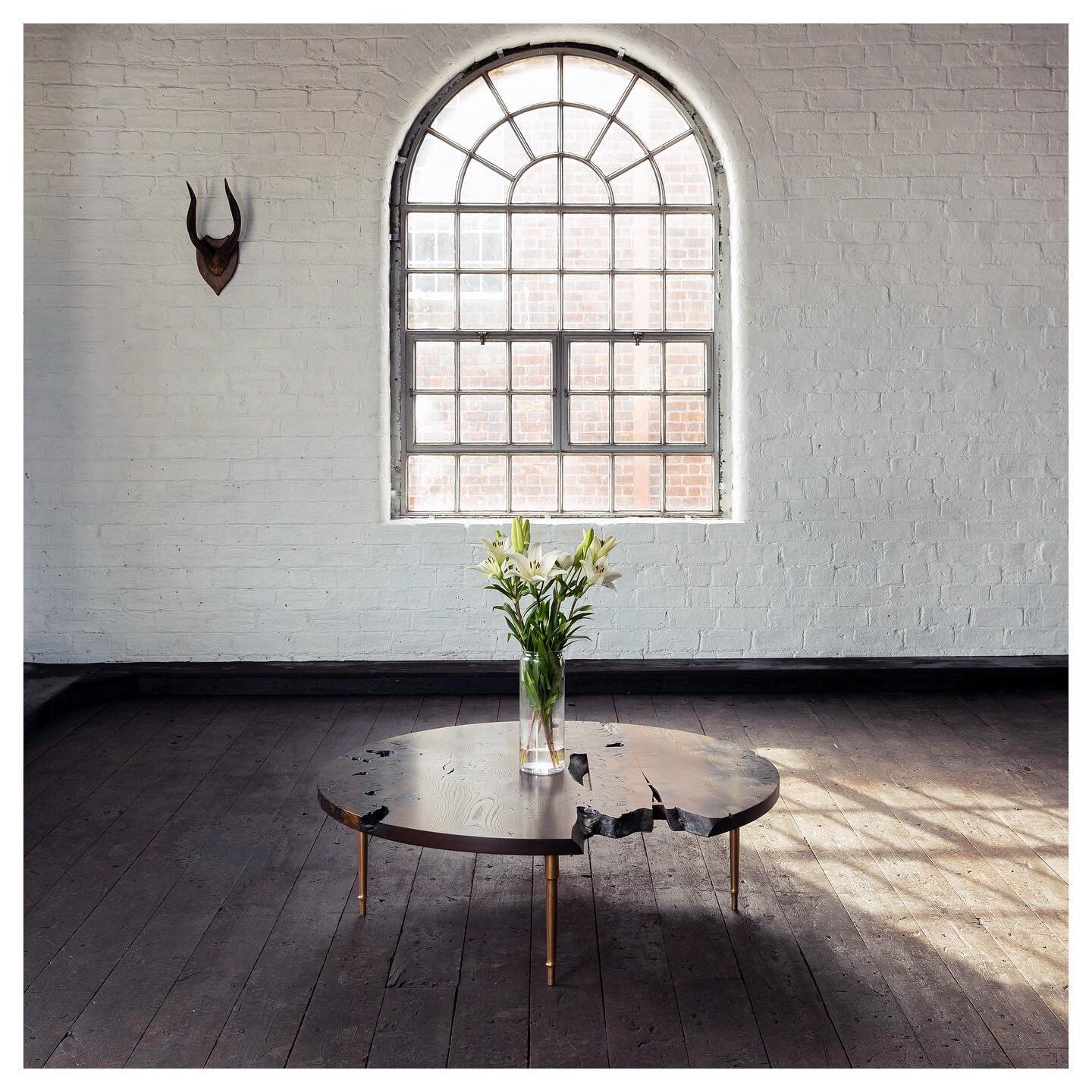 One of our oxidised Scottish Elm and bronze Stoc coffee tables basking in the morning sunlight.
The timeless combination of natural materials and highly considered design will never be beaten.
📷 @eoin_carey .
.
.
.
.
.
#faolchufurniture #faolchu #in