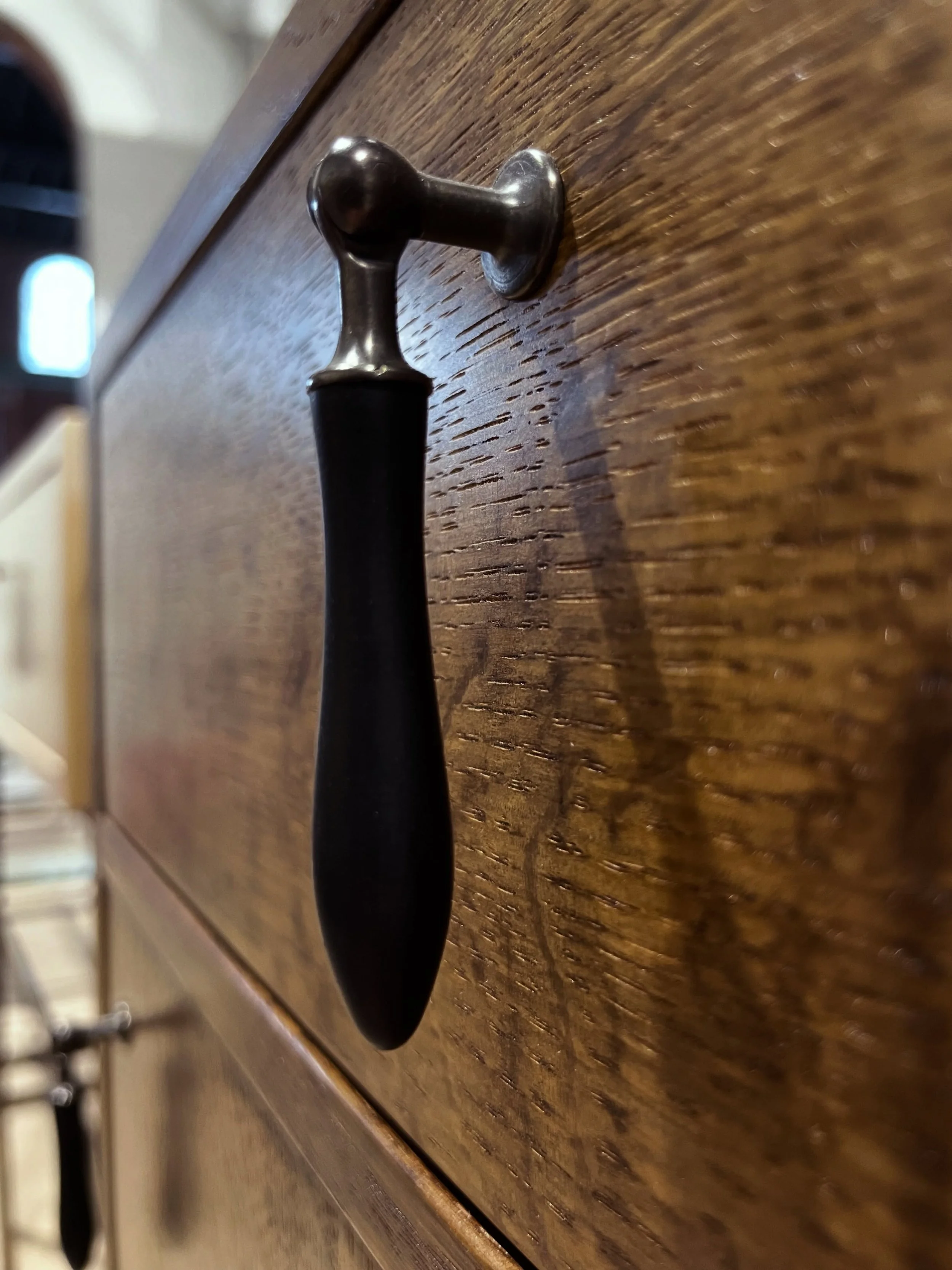 Elegance is in the details.

Ebony teardrop drawer pulls bring a sleek, sophisticated finish to our Mion nightstands.

Made in Scotland 🏴󠁧󠁢󠁳󠁣󠁴󠁿 

#furnituredesign #luxury #craftsmanship