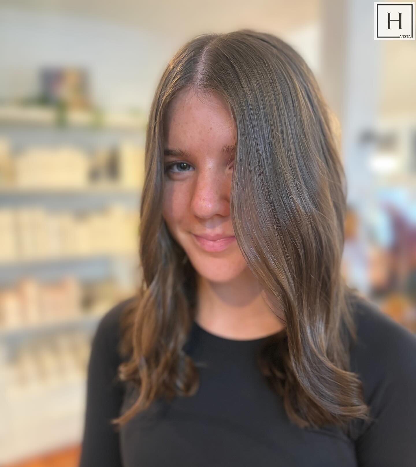 What are your NYE plans?! 🤩🎆

Stylist: @maceydidmyhair

#hairstylist #hairsalon #hydevista #columbiasc #downtowncola #thevista #nye #newyears