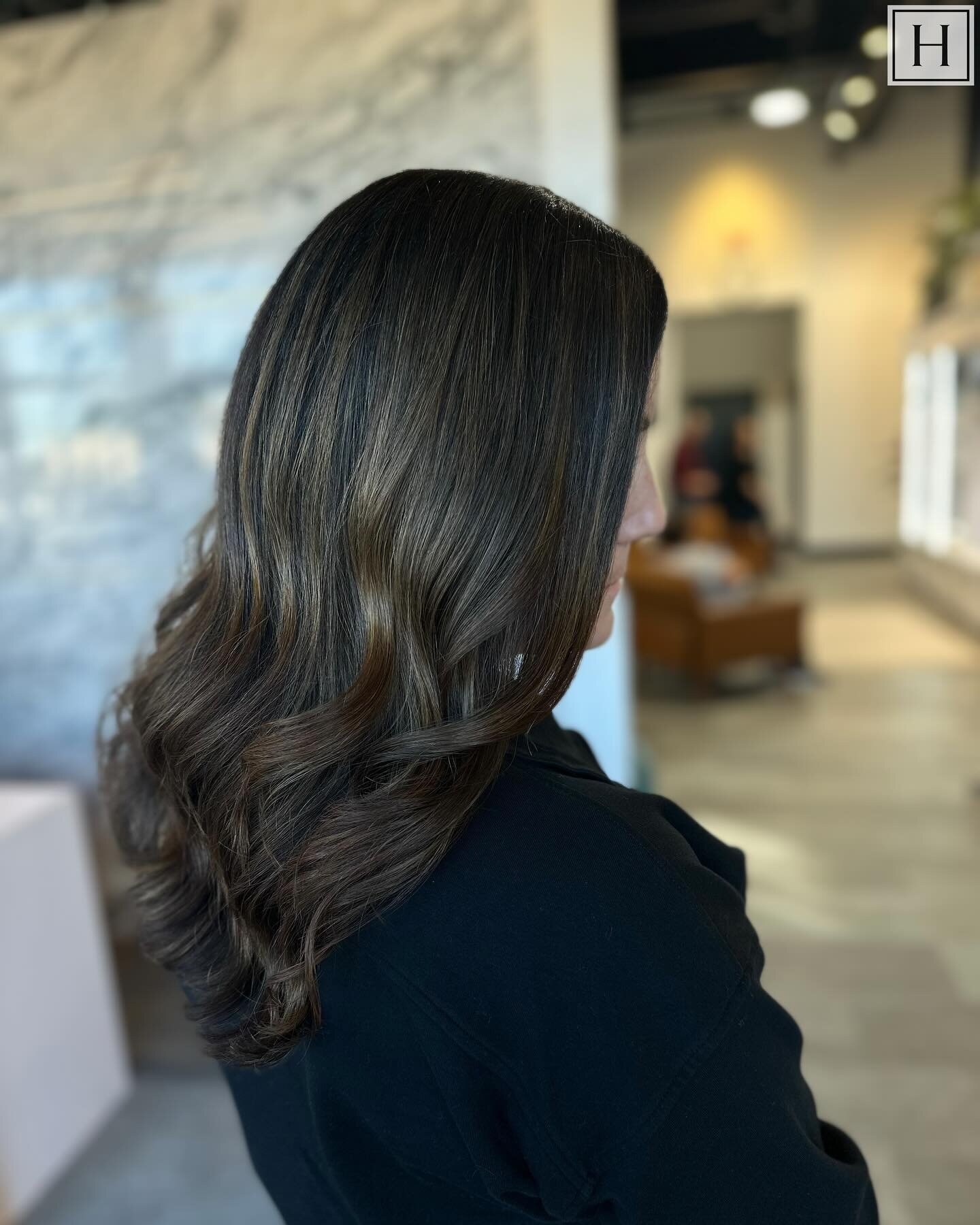 Rainy days call for the hair salon ☔️

Stylist: @_daisydoesmyhair 

#hair #hairstylist #hairsalon #hydesalon #hydechapin #chapinsc #chapincommons #lakelife #lakemurray #rainydays