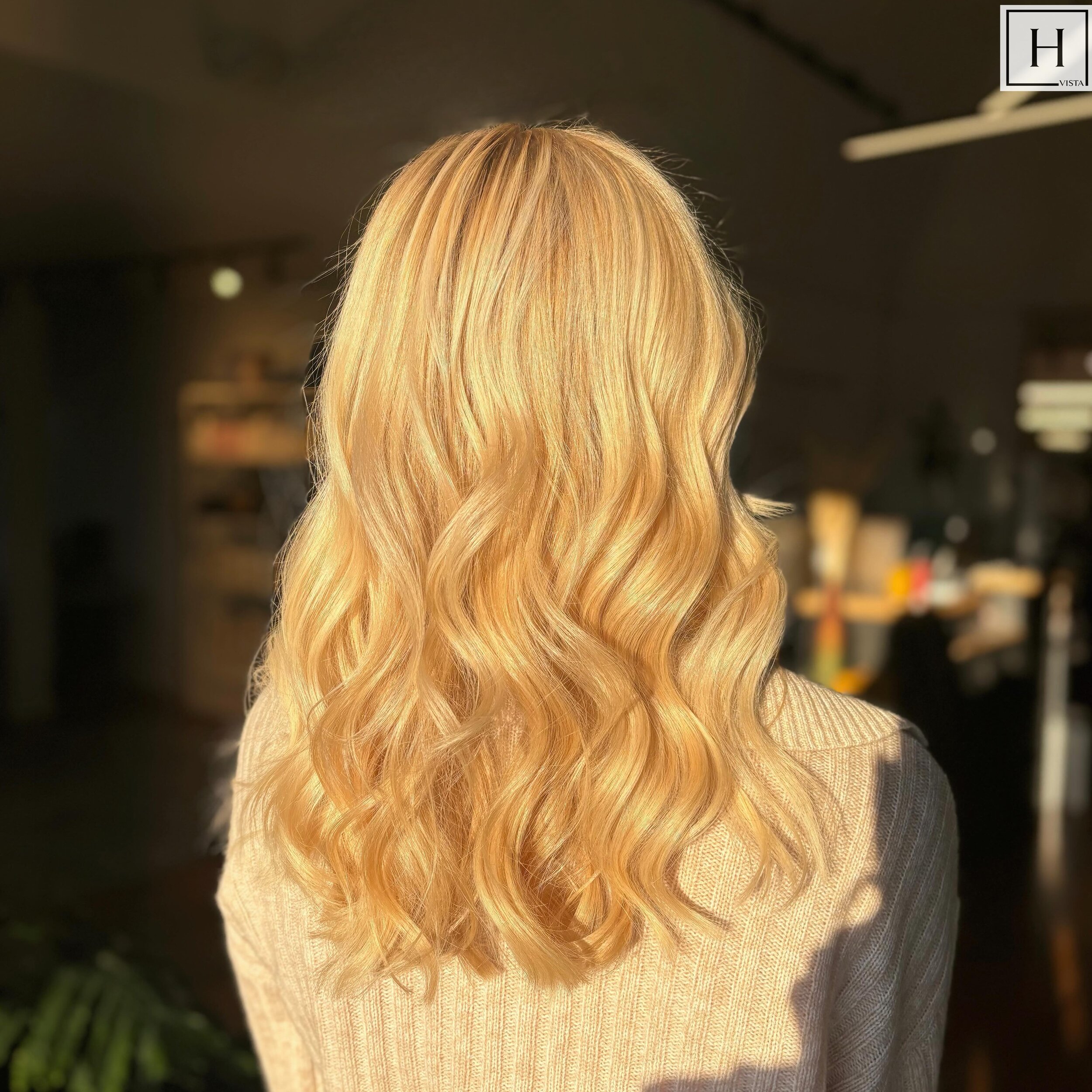 Hair shining in the sun like G O L D 💛

Stylist: @cosmo_by_cat 

#hair #hairart #hairstylist #hairstylists #stylist #stylists #hairsalons #hairsalon #hydesalons #hydesalon #hydevista #thevista #thevistasc #columbia #columbiasc #downtowncolumbia #dow