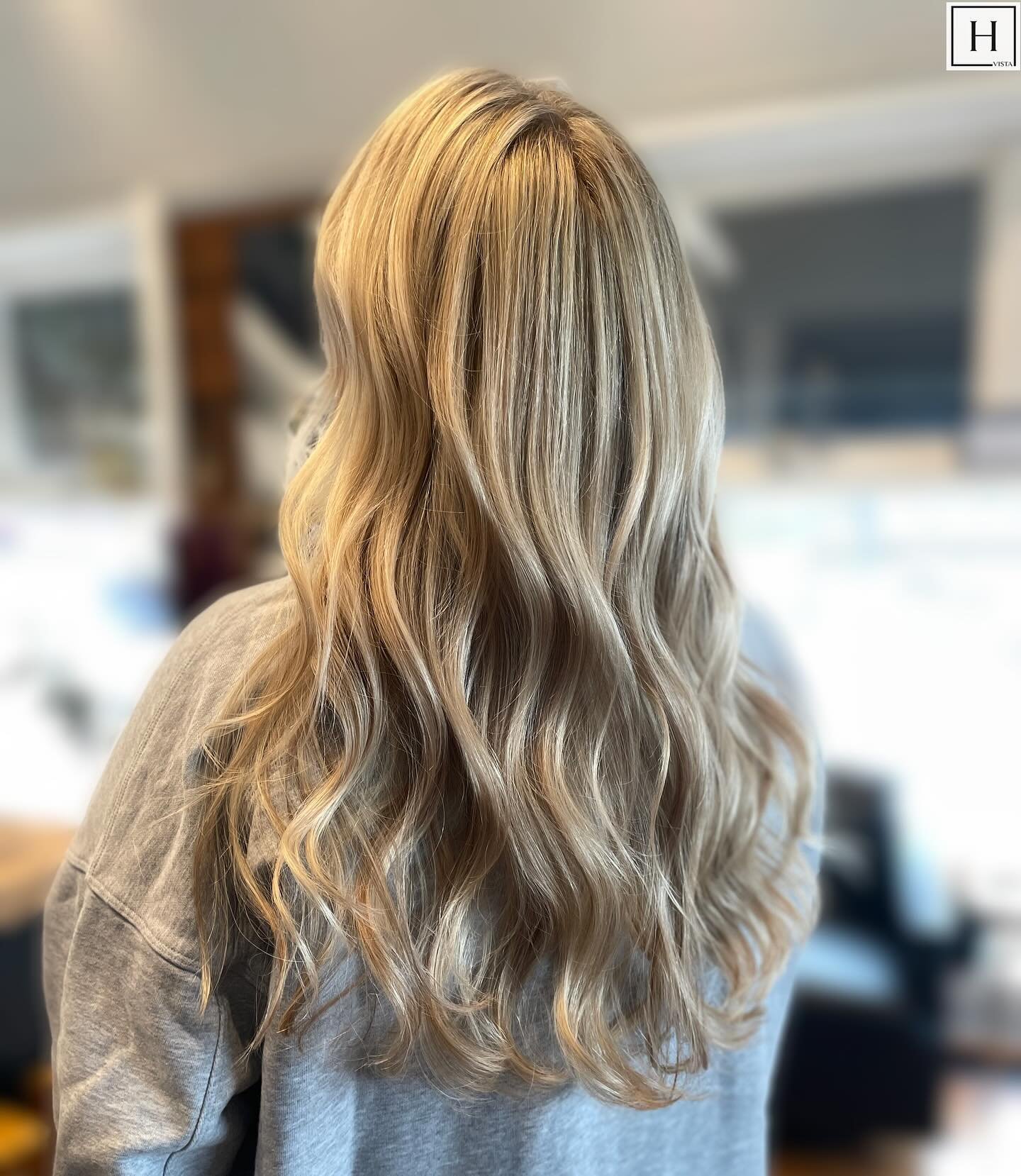 If you want hair like this, book an appointment with @cosmo_by_cat NOW! 🤩

#hair #hairsalon #hairstylist #hydesalon #hydevista #thevista #downtowncola #uofsc #columbiasc #gervaisstreet #sodacity #blondes