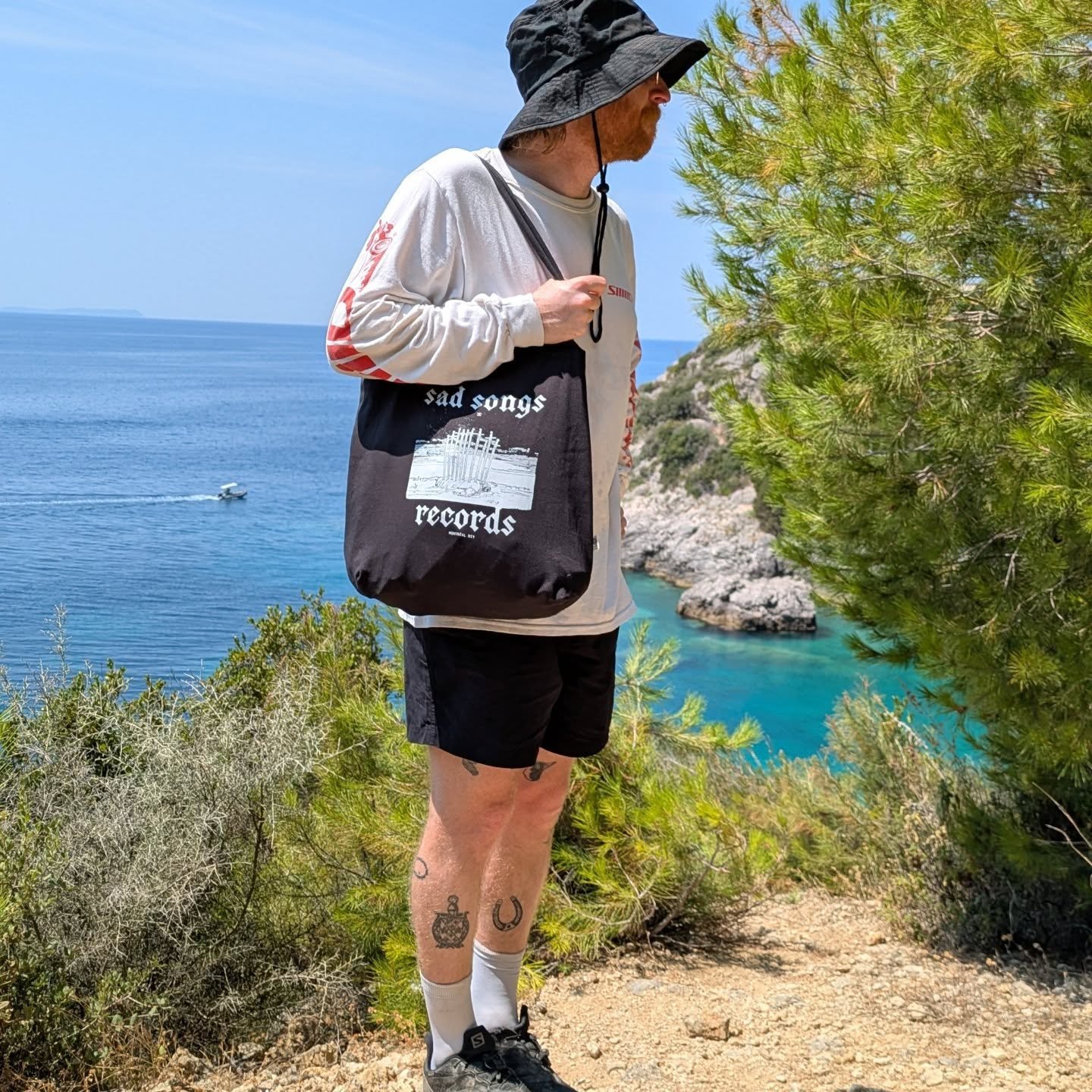 Sam is out on vacay, meanwhile I'm sitting here doing all the work 😅

Anyway go grab that totebag and a tape or 3 for the most iconic drip of summer 2025

#emo #mathrock #indiemusic #cassettes #tapes #cassetteculture #sadsongs