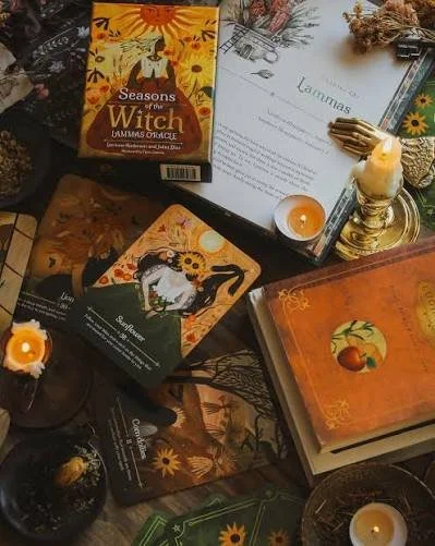 Season of The Witch Oracle Readings ✨