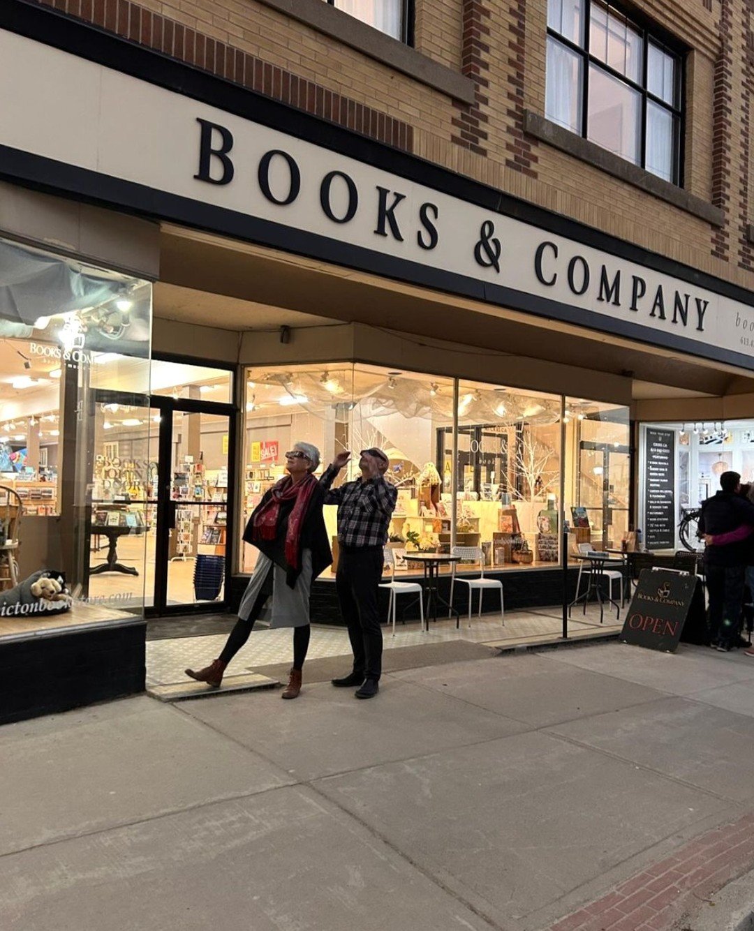 For the love of books 📚️ April 27 is Canadian Independent Bookstore Day! This is the perfect excuse to stop by and support your local bookstore, or simply interact with them on social media. ⁠
⁠
We're big book people at PEC, which is why we love see