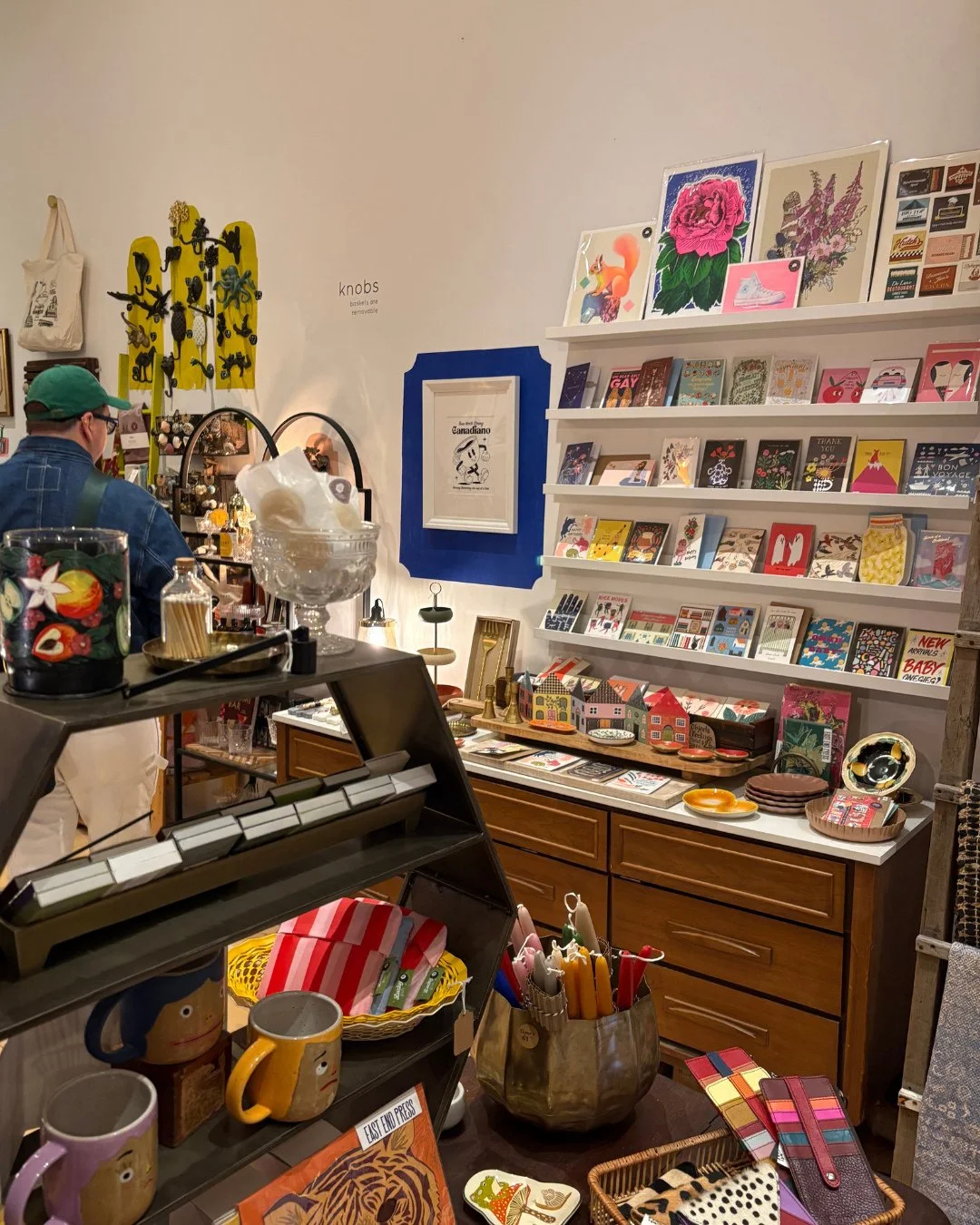 Had so much fun poking around @prettygrithamilton - always so good to see PEC in real life 💌⁠
⁠
#greetingcard⁠
#stationerylover⁠
#stationeryshop⁠
#stationerydesign⁠
#papereclips⁠
#stationerycanada⁠
#wholesalecanada⁠