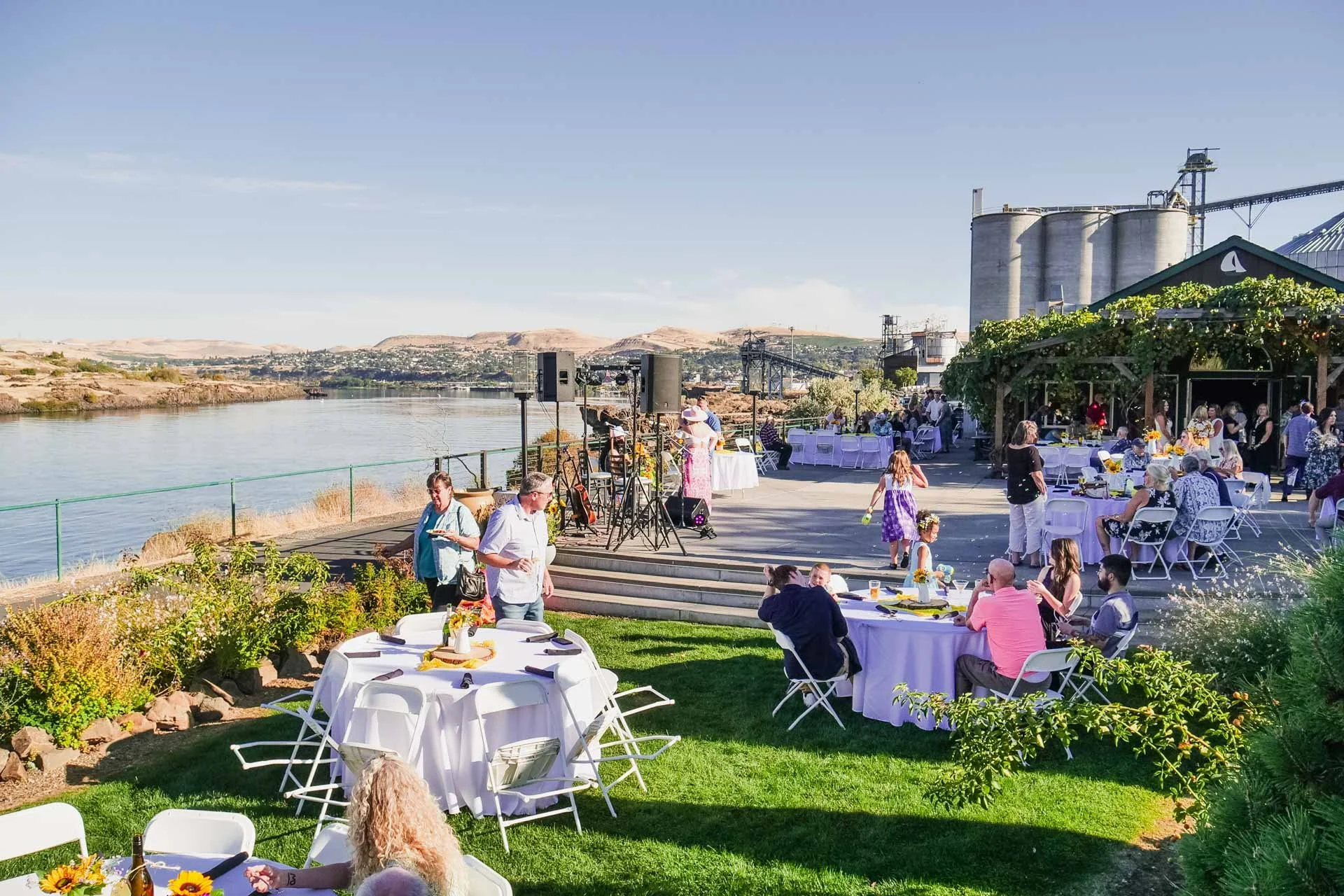 Bargeway Wedding Venue In The Dalles Top Rated-181.jpg