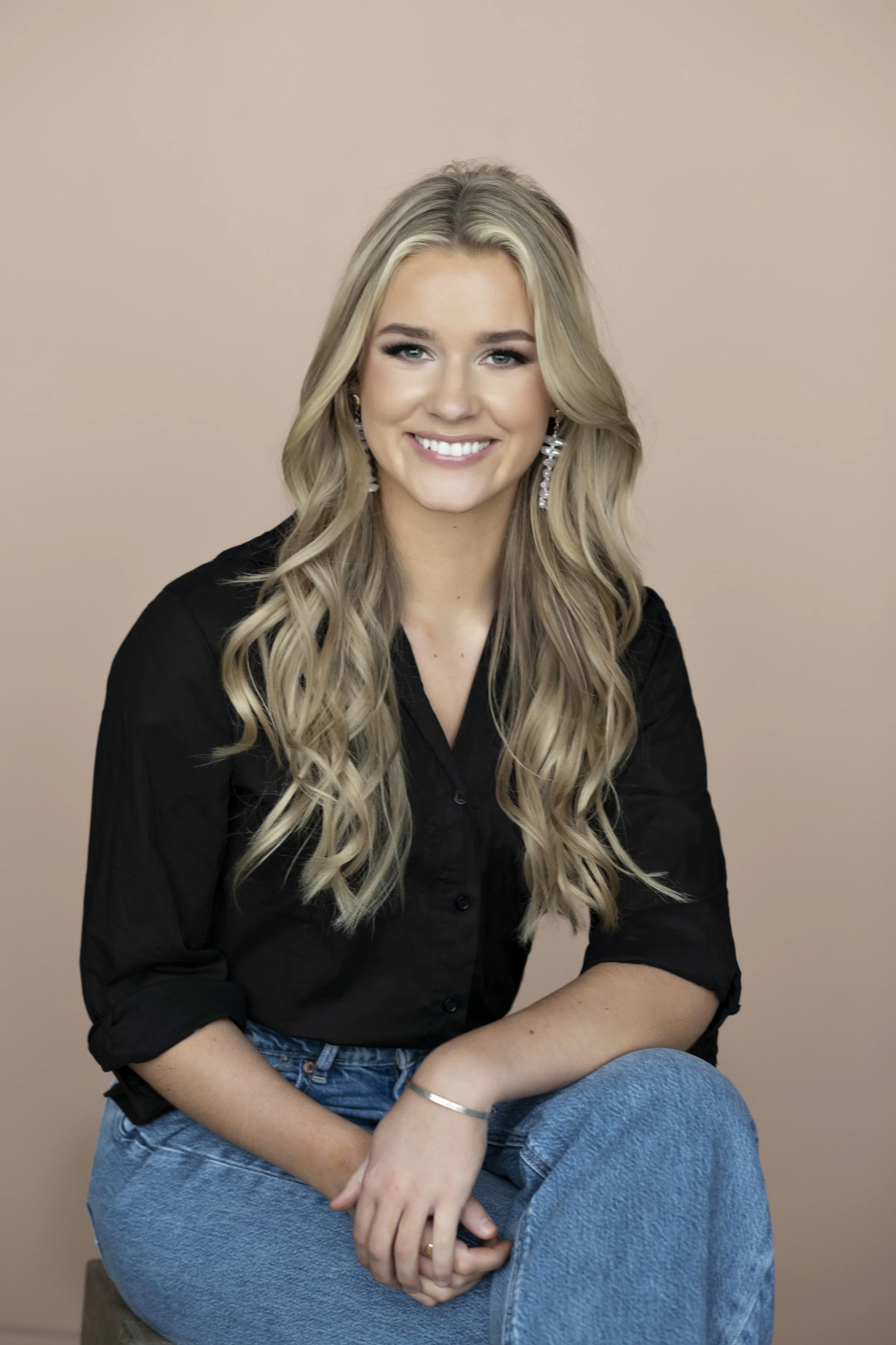 <b>Devyn Caves</b> </br>Support Staff</br><i style="text-decoration: underline; color: #5EBFA9;">Meet Devyn</i>