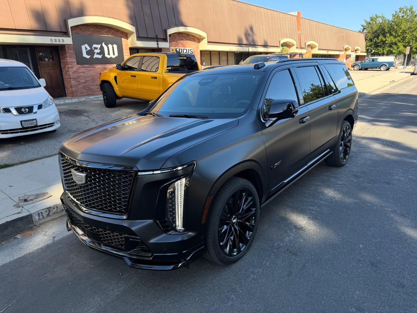 Full stealth ppf on this extended V #ezw #eziewraps #escaladeV #stealthppf #pureppf