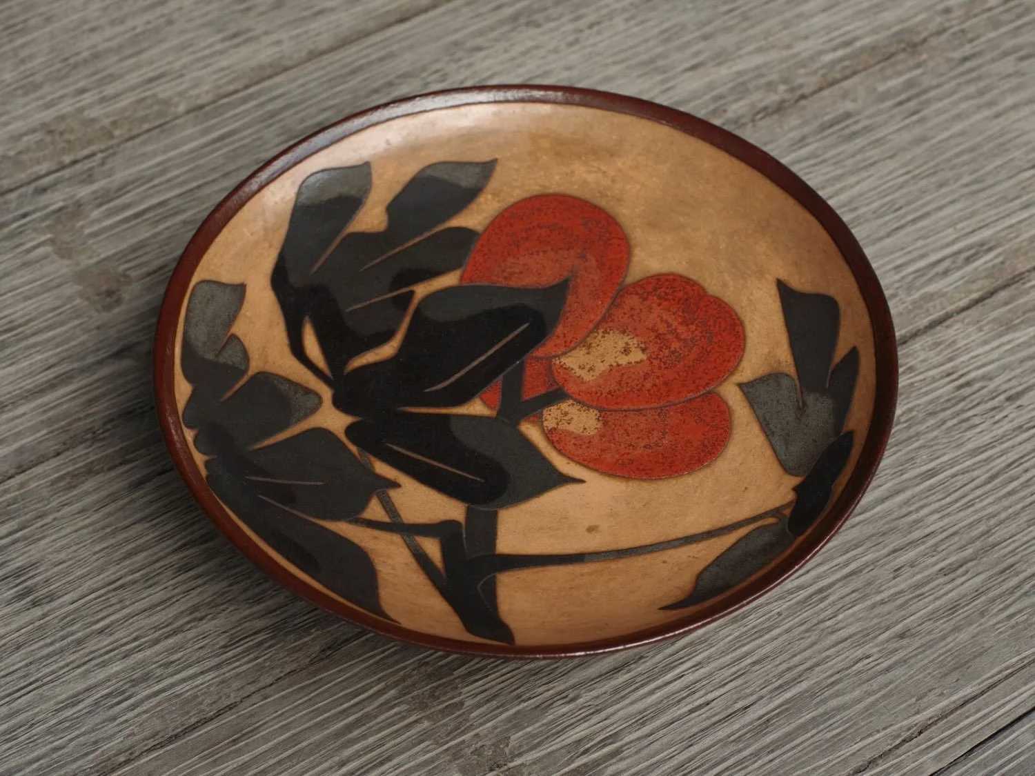 japanese urushi lacquer offering plate top view showing biwa golden motif