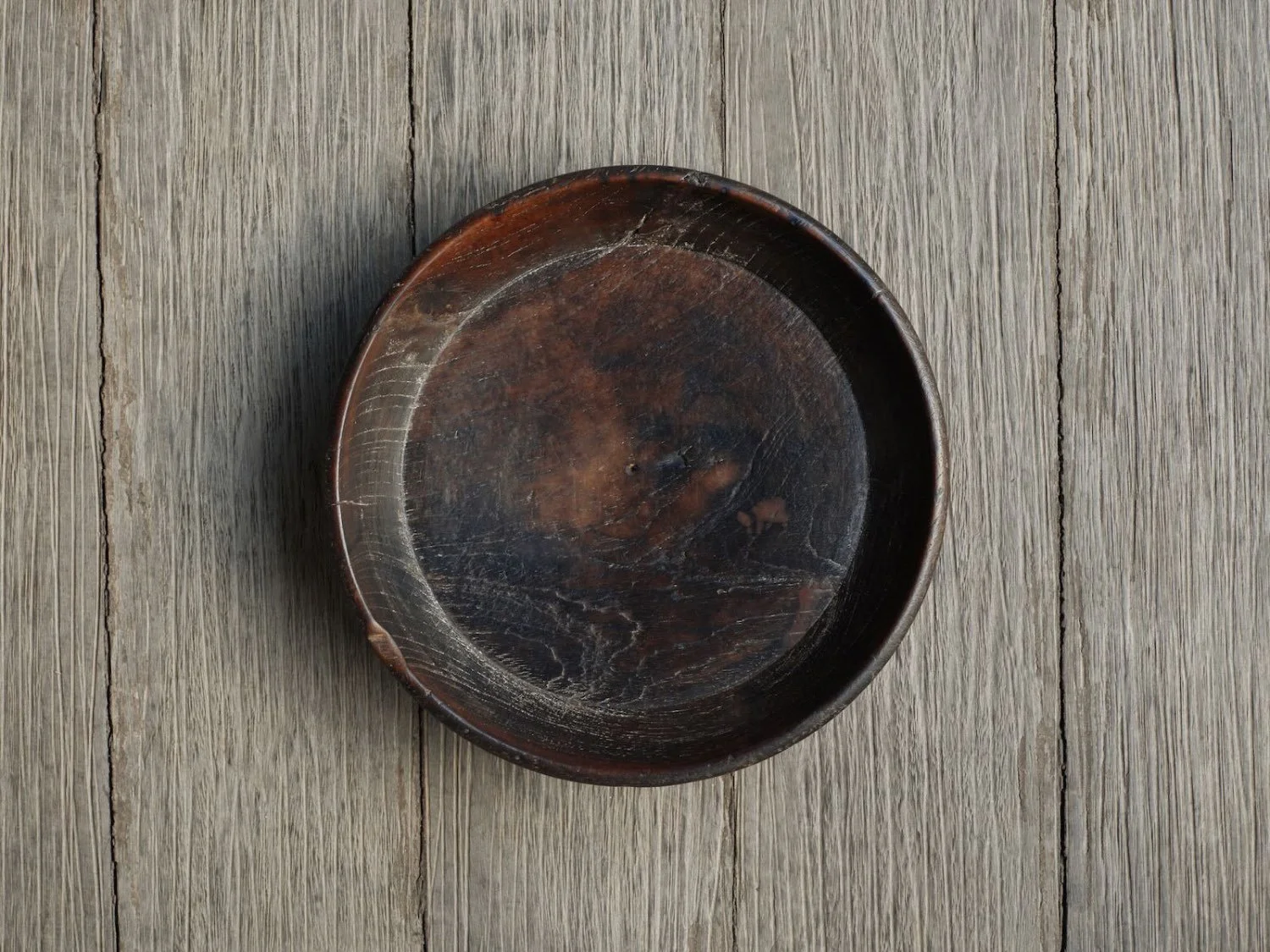 maison-tombo-batak-wooden-plate-sumatra.jpeg