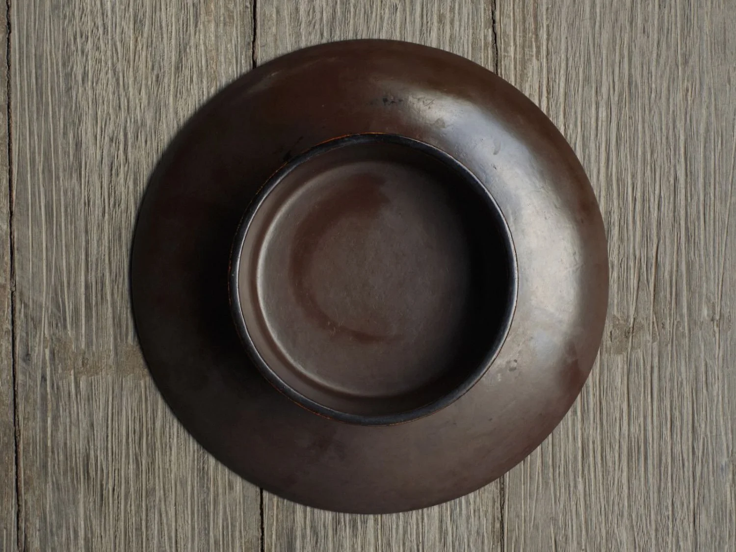 japan urushi lacquer offering plate showing brown bottom