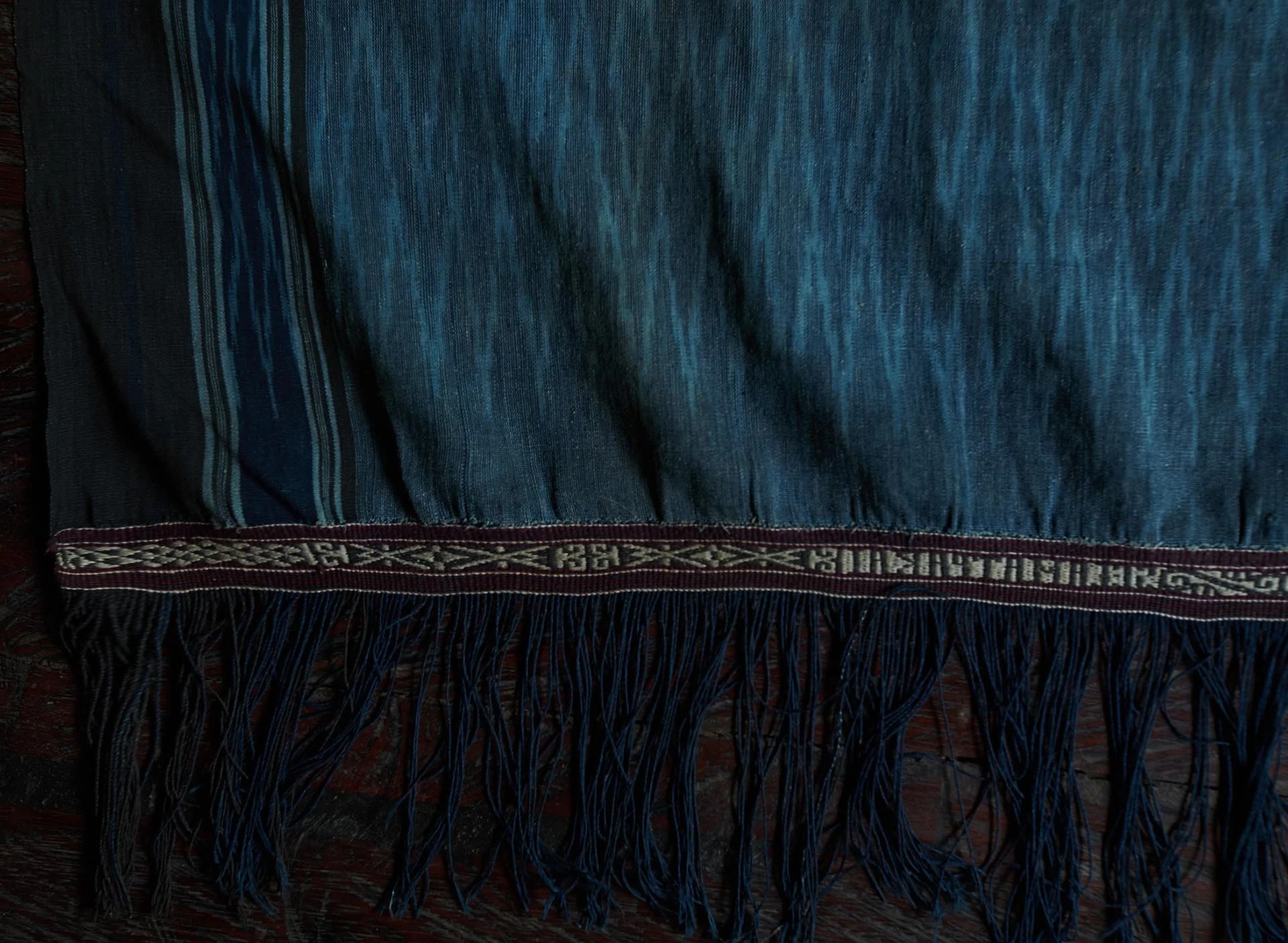 maison-tombo-ulos-batak-fringes-with-inscription.jpg