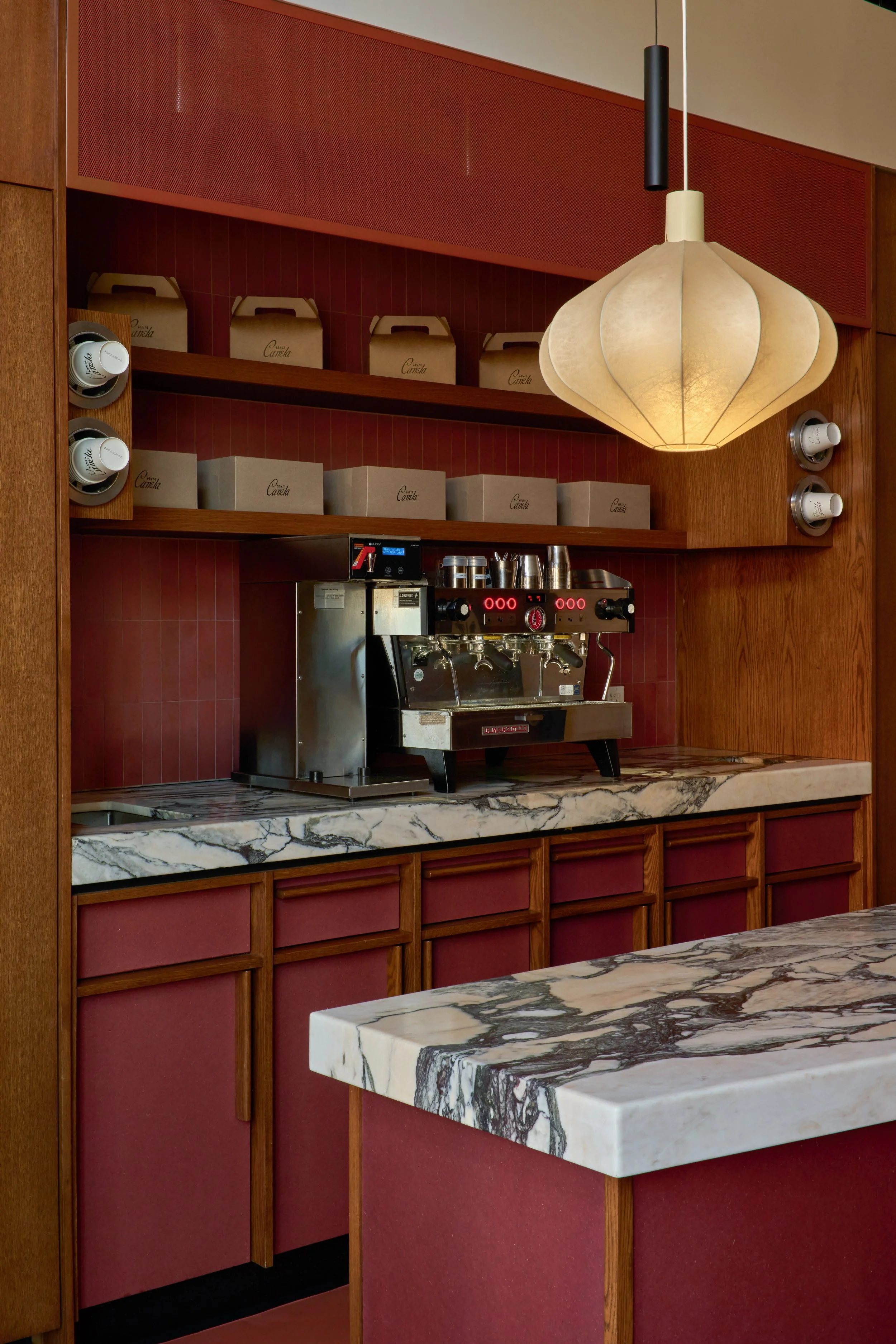 Design by studio lena, 
Picture by Kort Havens