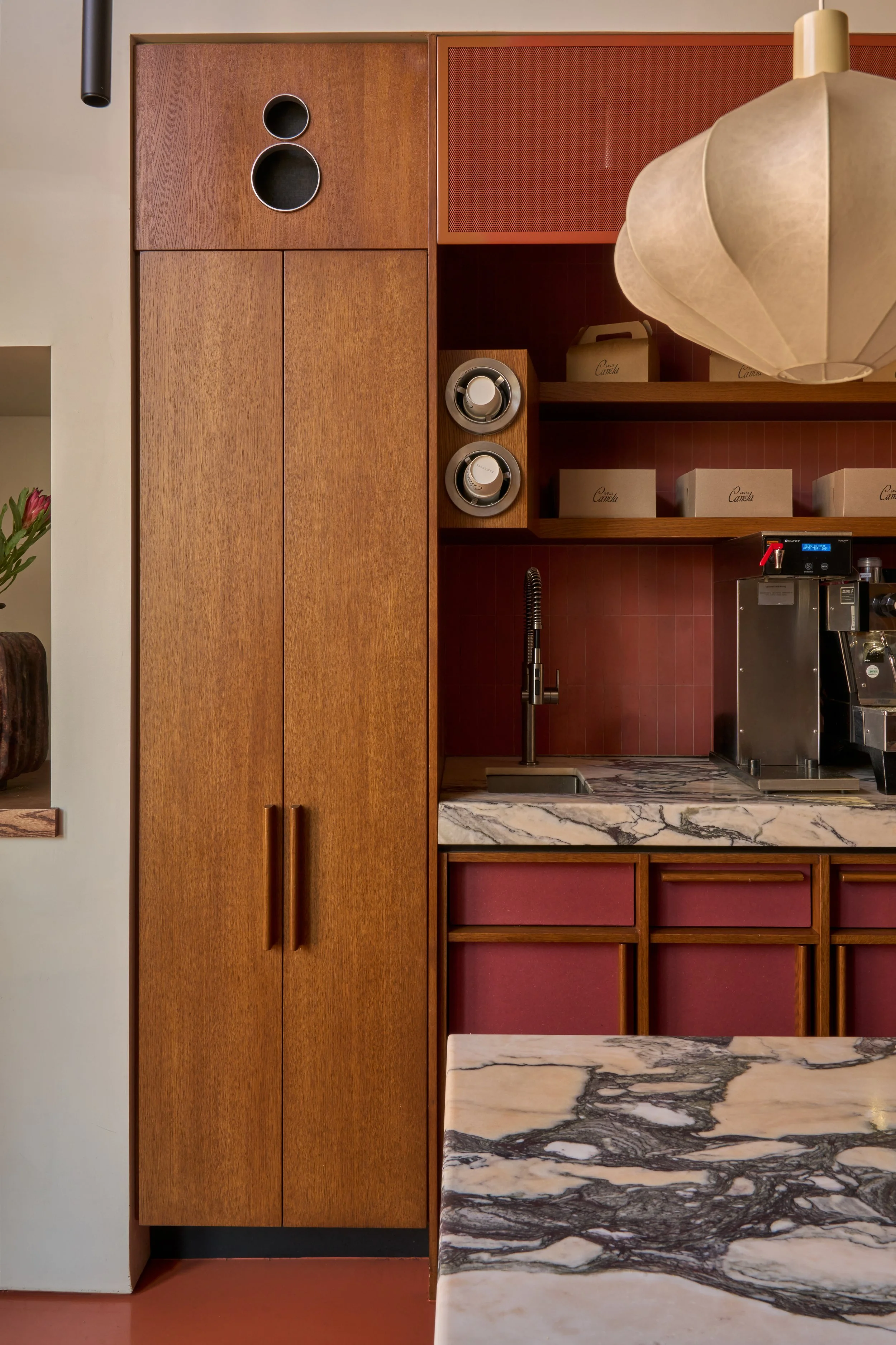Design by studio lena, 
Picture by Kort Havens