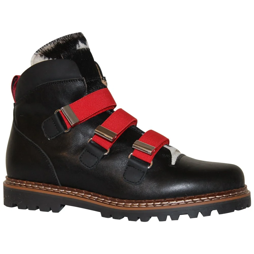 lavin black 3.jpg