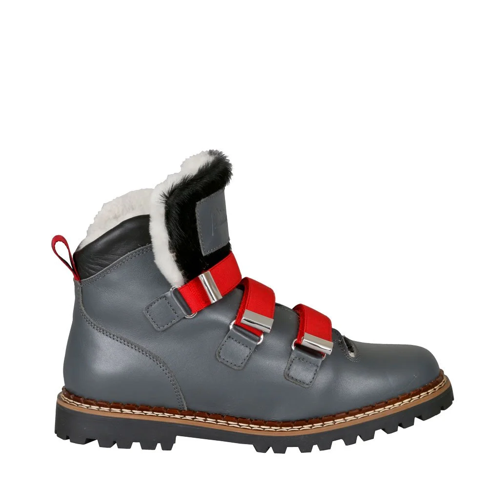 2011_Lavin_Leder_Grau.jpg