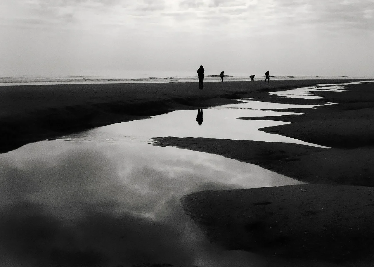 54_lw_221205_amelia_095r1_bw_sunbleachtone.jpg