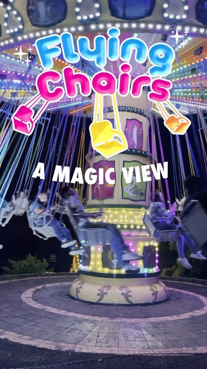 ¿Listo para tener una vista mágica desde las alturas? Sube a nuestras Flying Chairs y déjate llevar por el paisaje que te espera. 🪂🎡 Disfruta de una experiencia inolvidable mientras descubres una vista impresionante que te deja