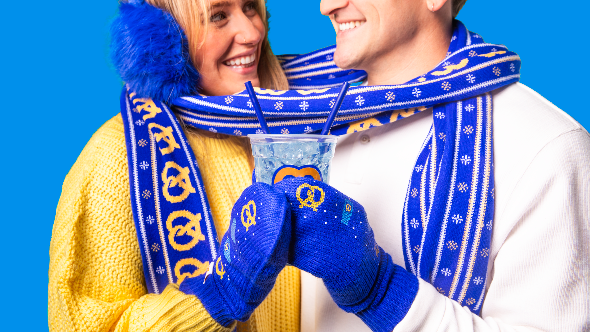 AA-Sparkleberry-Smitten-Shoot-10.28.25-38020-Edit.png