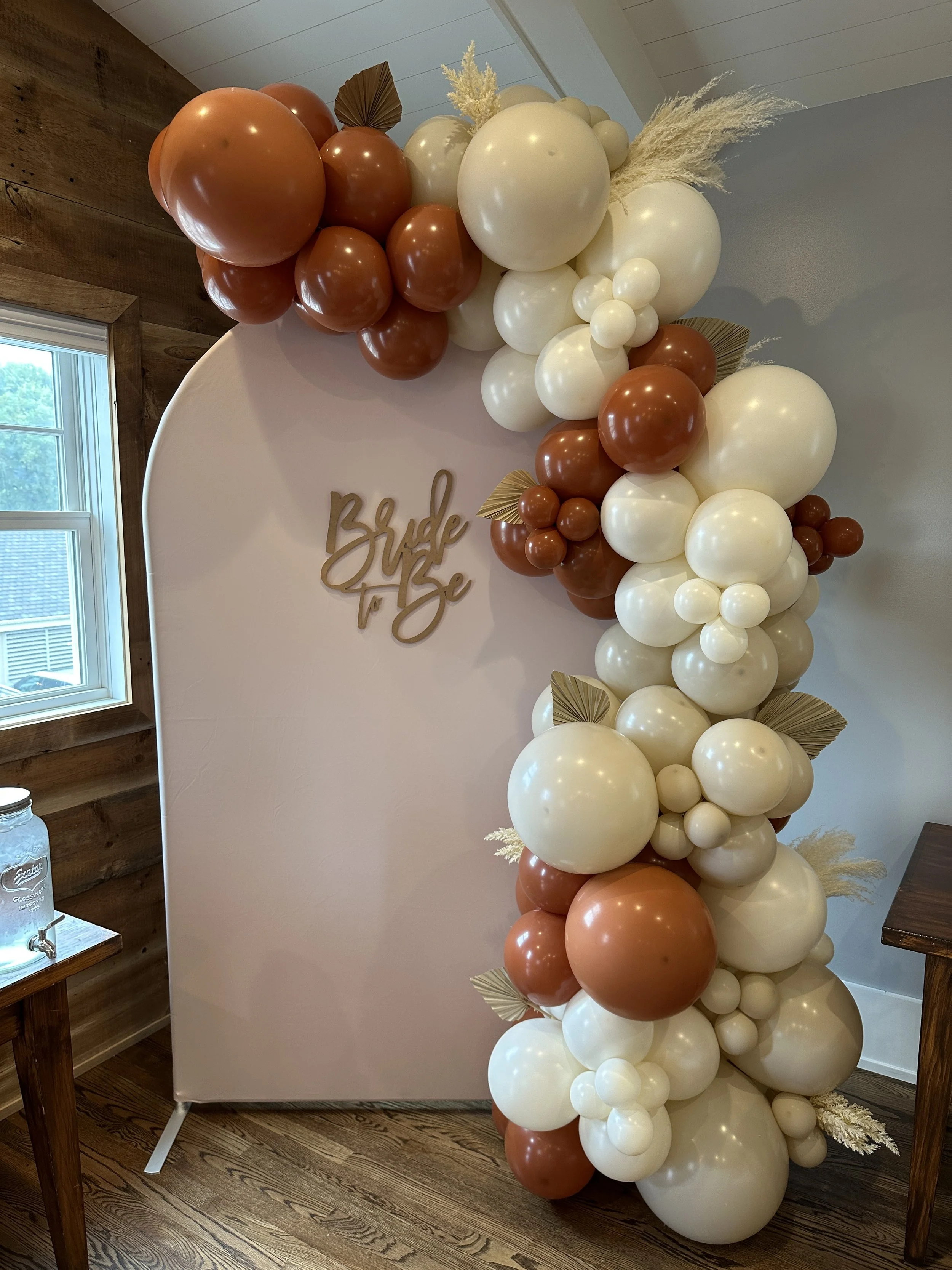 Bridal backdrop balloons