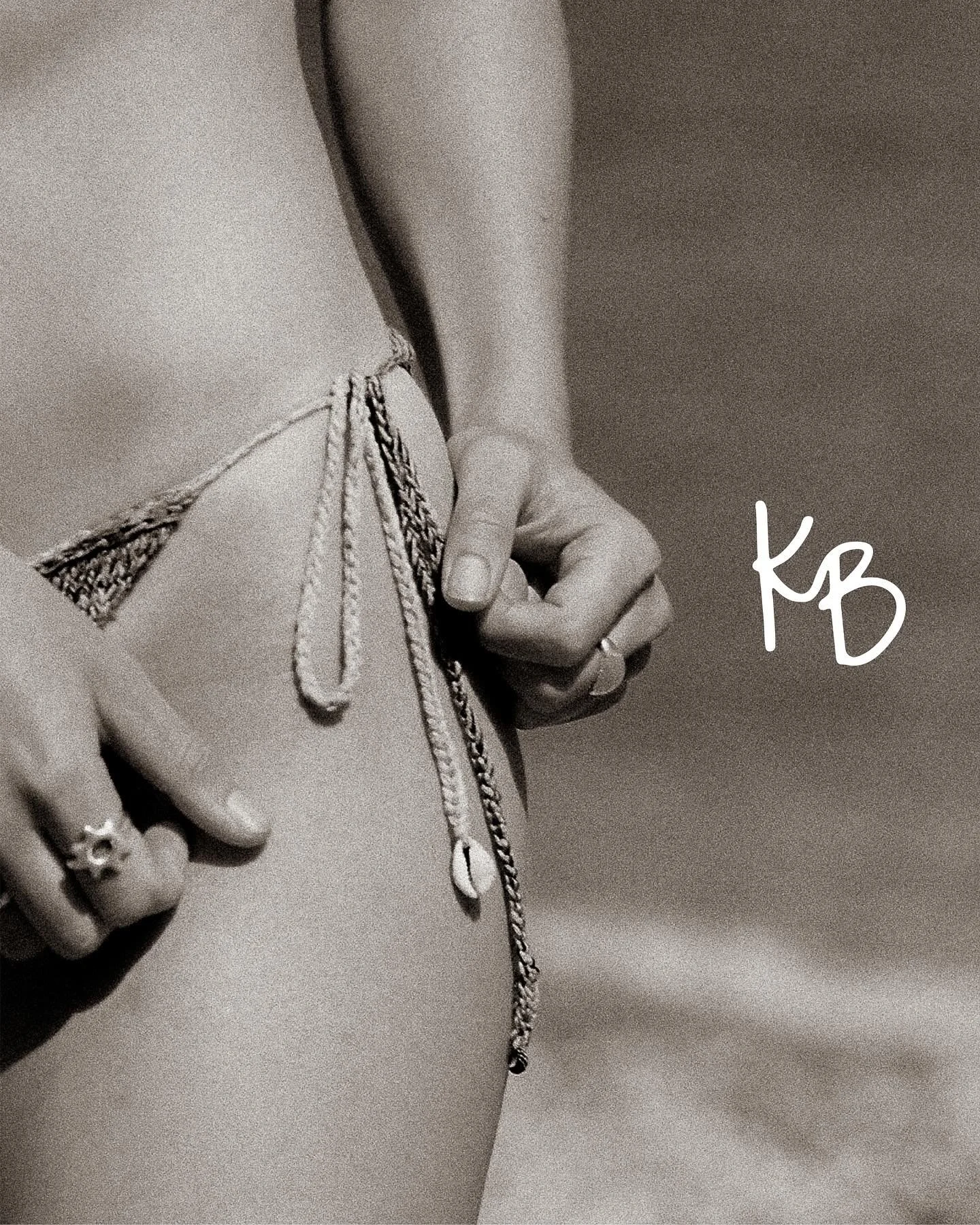 details of each suit differ and shine in their own uniqueness 💭🐚🥥🦪 @sydney.hone wearing her knitti bitti paired with her @california_dirt 

knitti bitti bikinis launching 8.3.25 🪡

📸 @katiiemcdonald