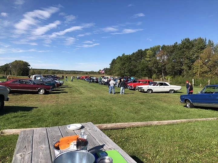 Howlin Wolf Creek Bar & Grill