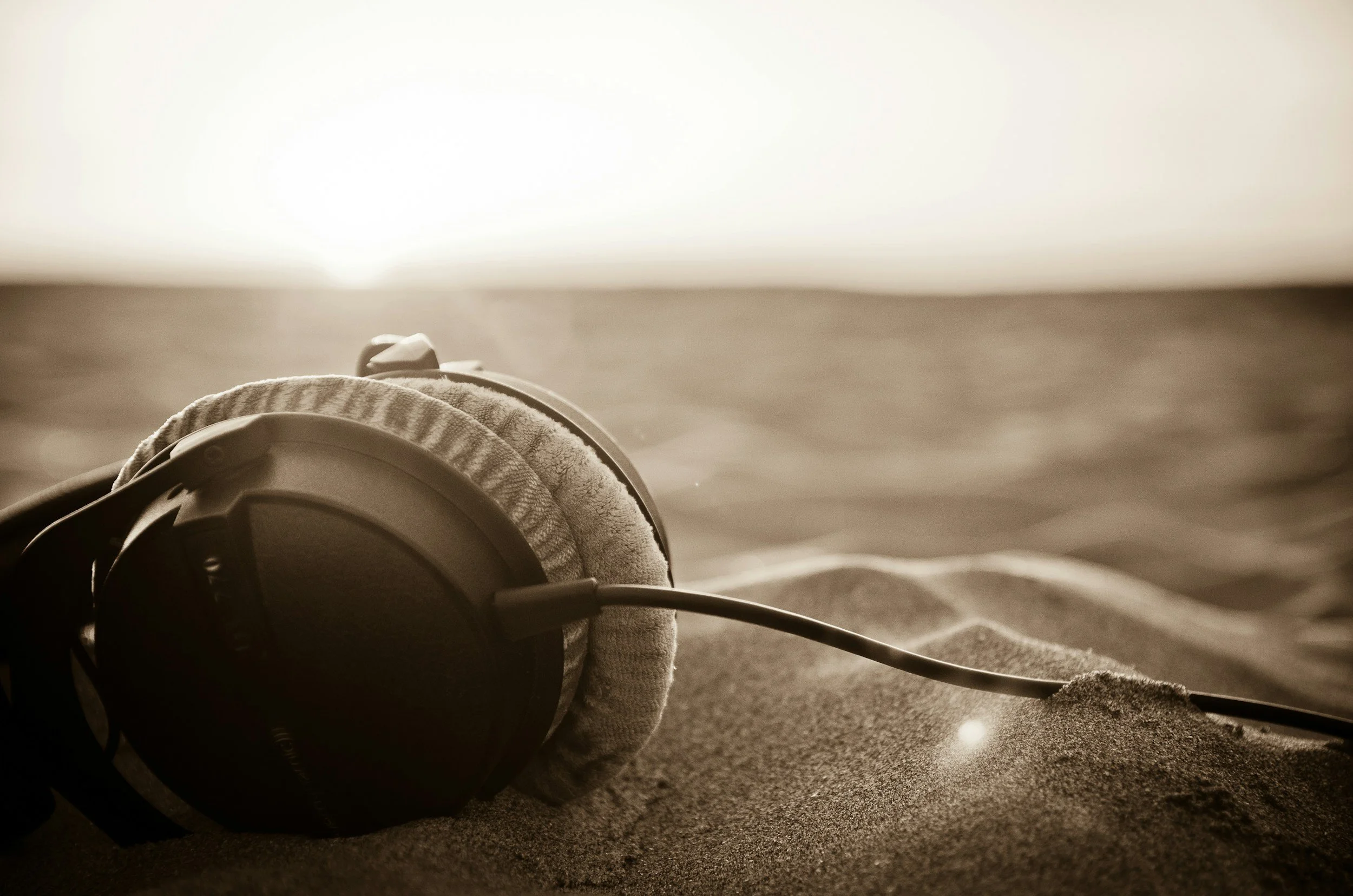 a monochrome image showing one piece of headphone