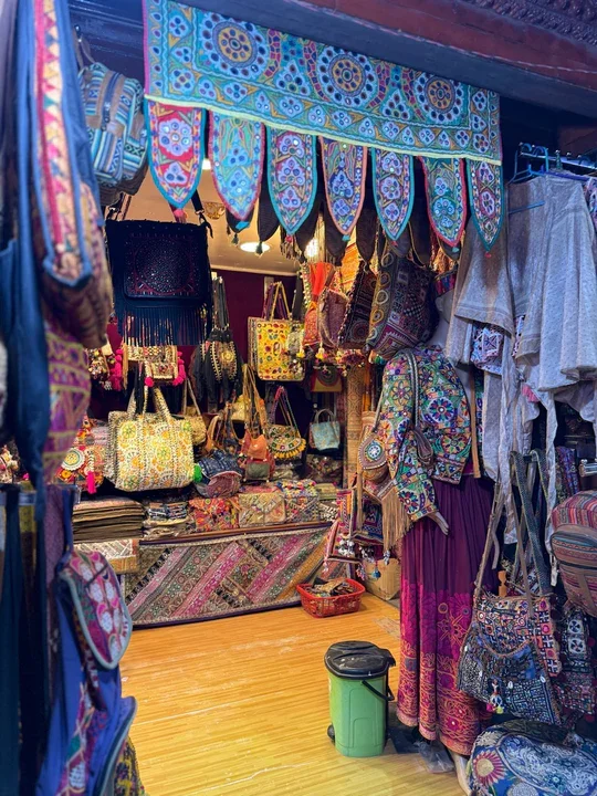 SOUND JOURNEY NEPAL STUDIO, SHOPPING IN THAMEL