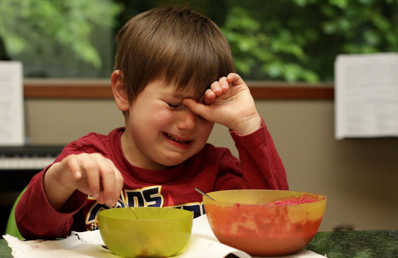 Feeding-Fussy-Toddler.png