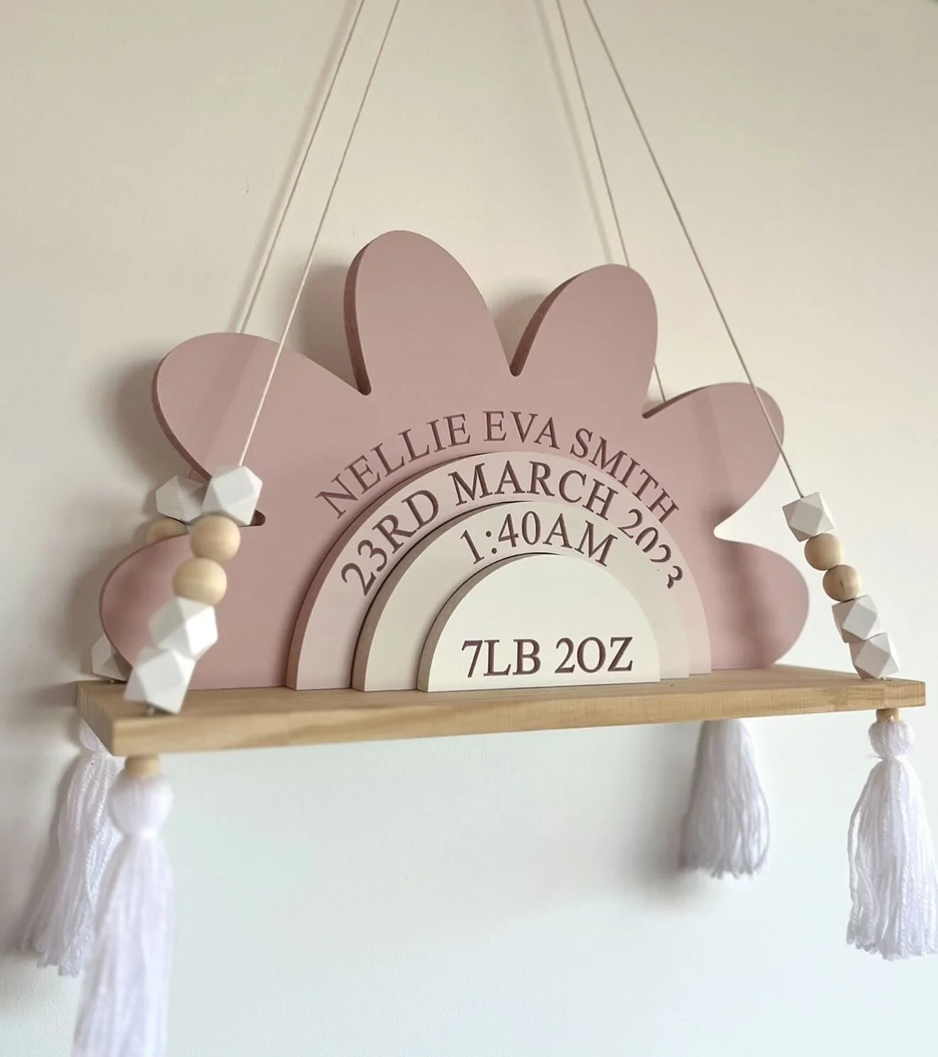 The flowers are so big and bold, I love the Scandi natural vibe they give especially alongside the dusky pink/blush tones😍

🔎 Flower Stacker 
🎨 Dusky Pink 

#flowernursery #floralnursery #floralnurserydecor #flowernurserydecor #flowerbabyshower #f