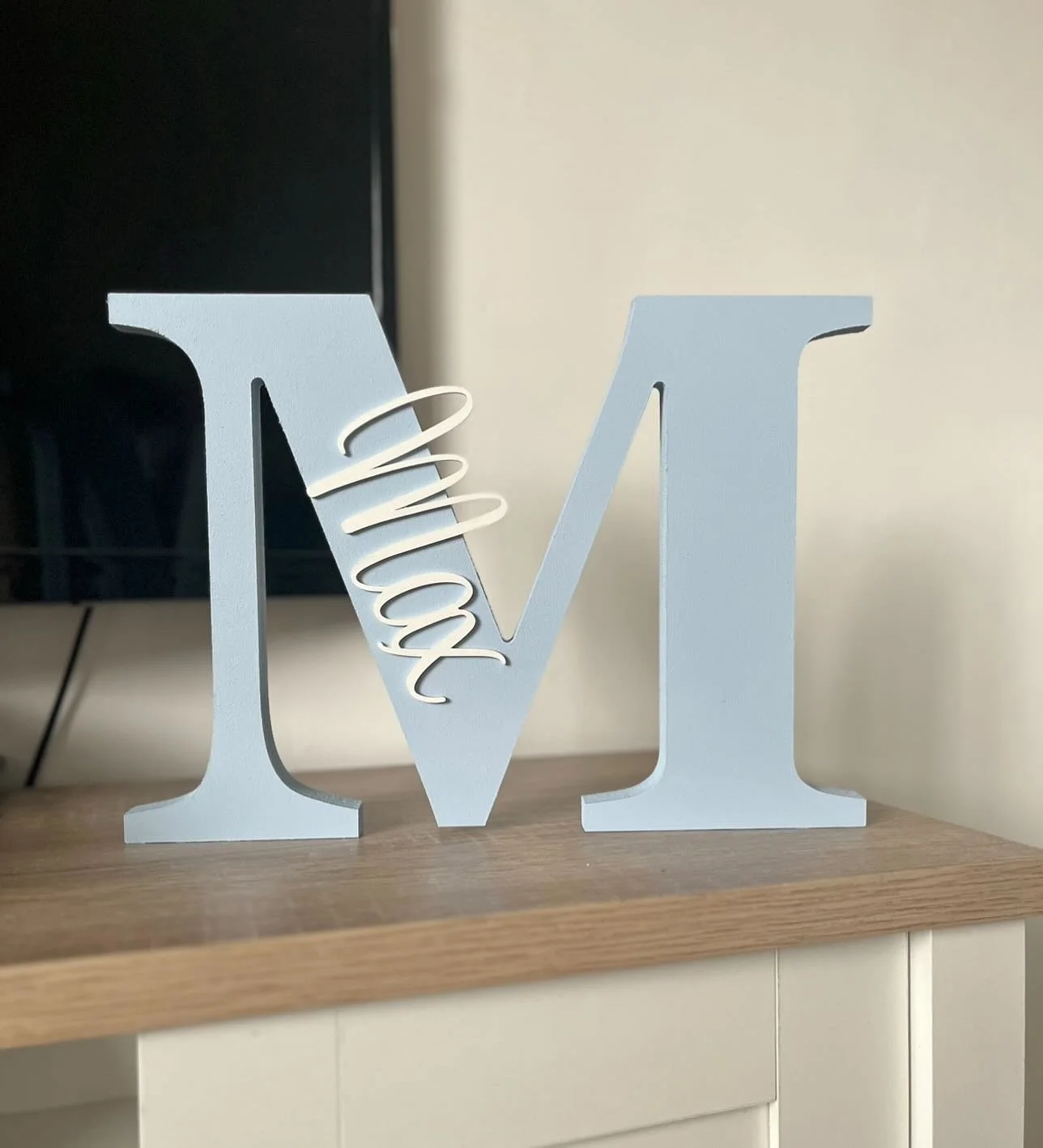 The periwinkle letter; such a gorgeous contrast of blue tones to really make an impact in any little boys nursery making it his own with a touch of personalisation 💙 
🔎 Large Letter 
🎨 Periwinkle, White 
📏 25cm 
#Babygifts #babyshowergift #nurs