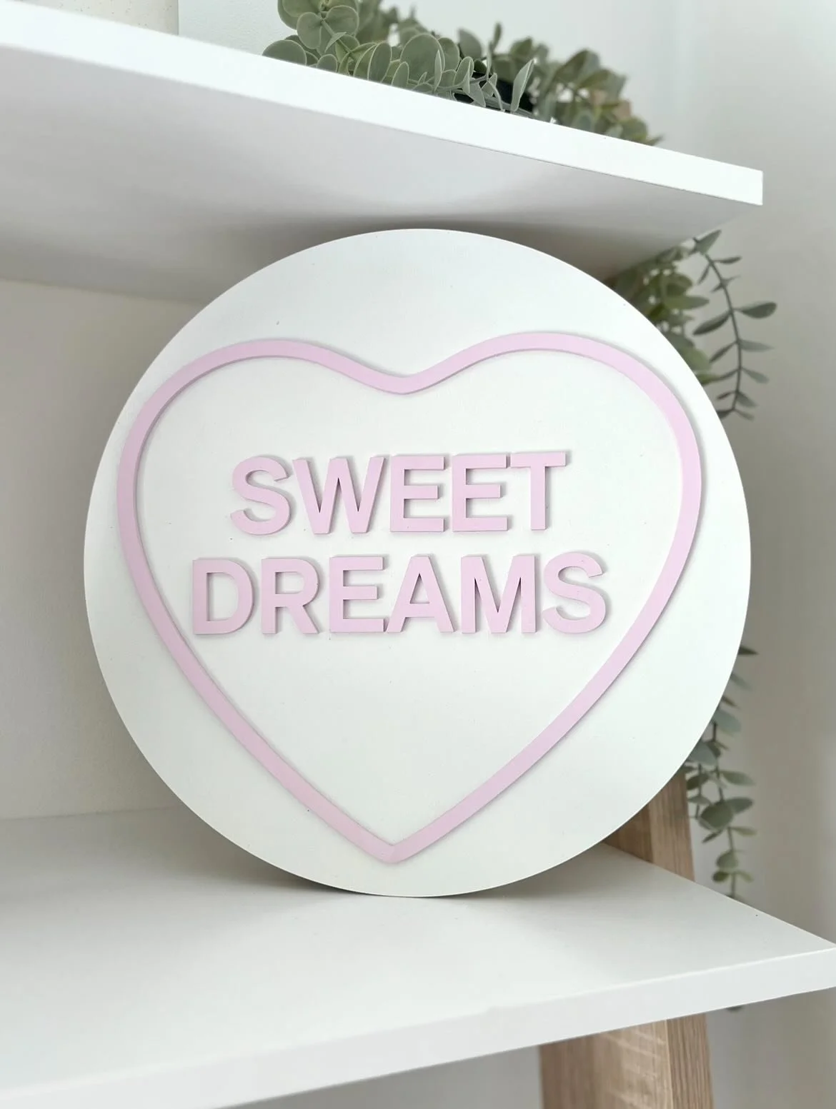 Our sweetie plaques are perfect for so many occasions, whether it&rsquo;s for the valentines decor, a party theme, a girly bedroom, so many options!
And ofcourse you can have anything you choose written! 

🔎 Love Heart Plaque
🎨 White, Light Pink 
?