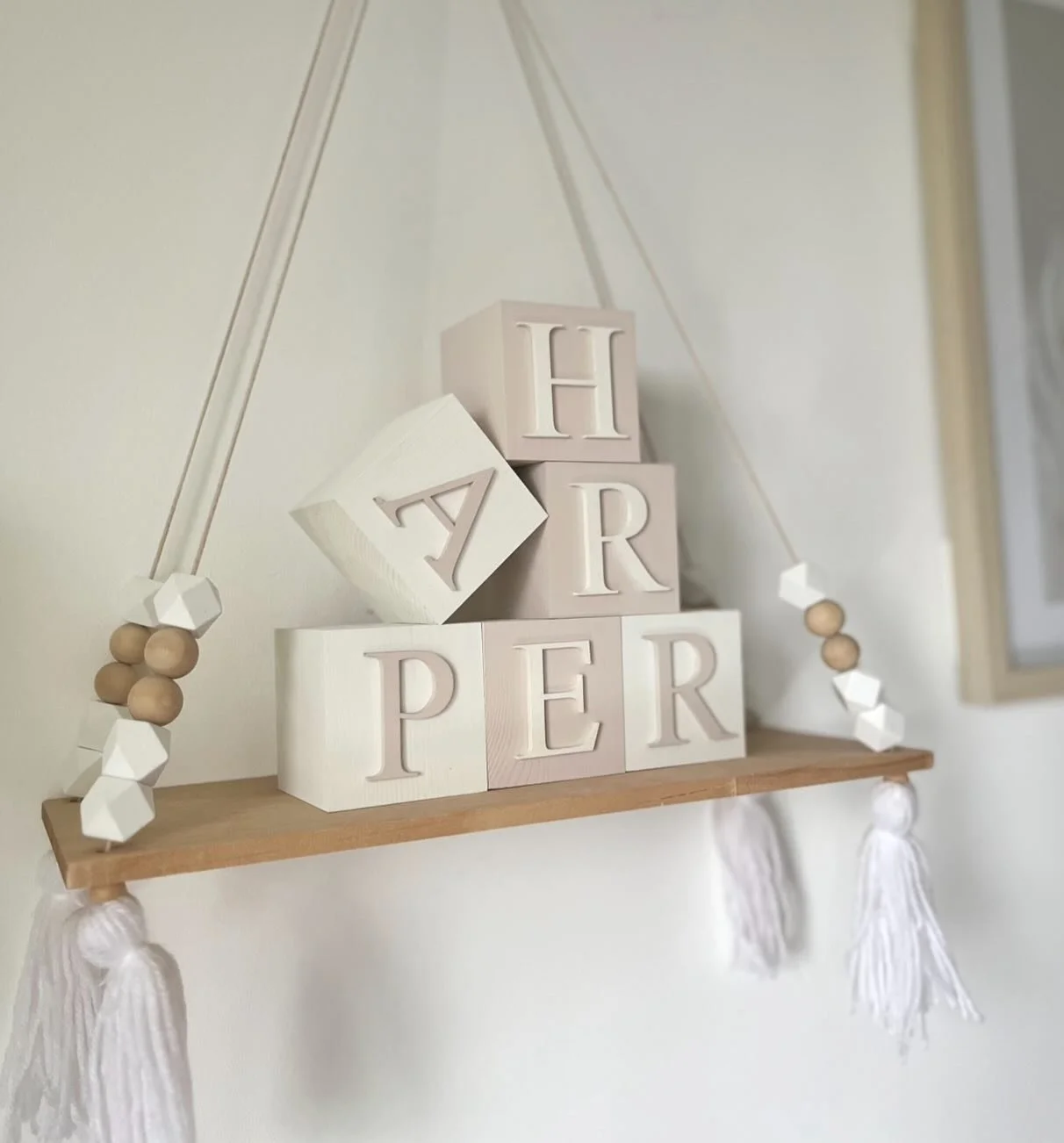 Our baby blocks don&rsquo;t always have to be pink or blues, why not make a gorgeous neutral combo, perfect for a baby shower or baby name reveal! 

🔎 Blocks 
🎨 Beige, White
📏 7cm 

#babyblocks #beigenursery #newbabygift