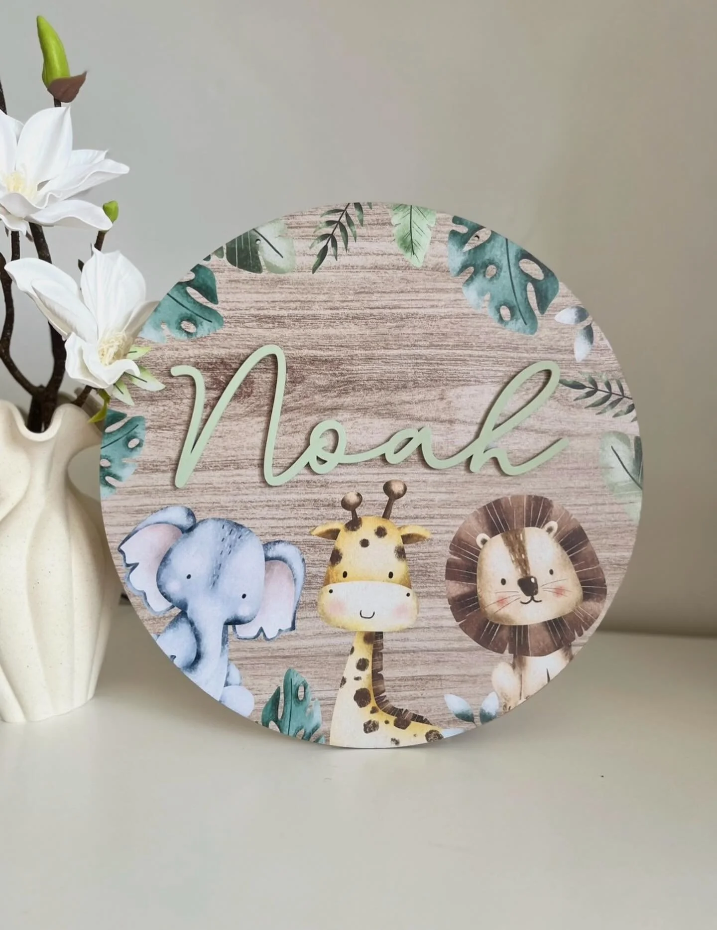 🦁

🔎 Baby Safari Plaque
🎨 Sage
📏 30cm 

#safarinursery #lionnursery #giraffenursery #nurserydoorsign #safaridoor